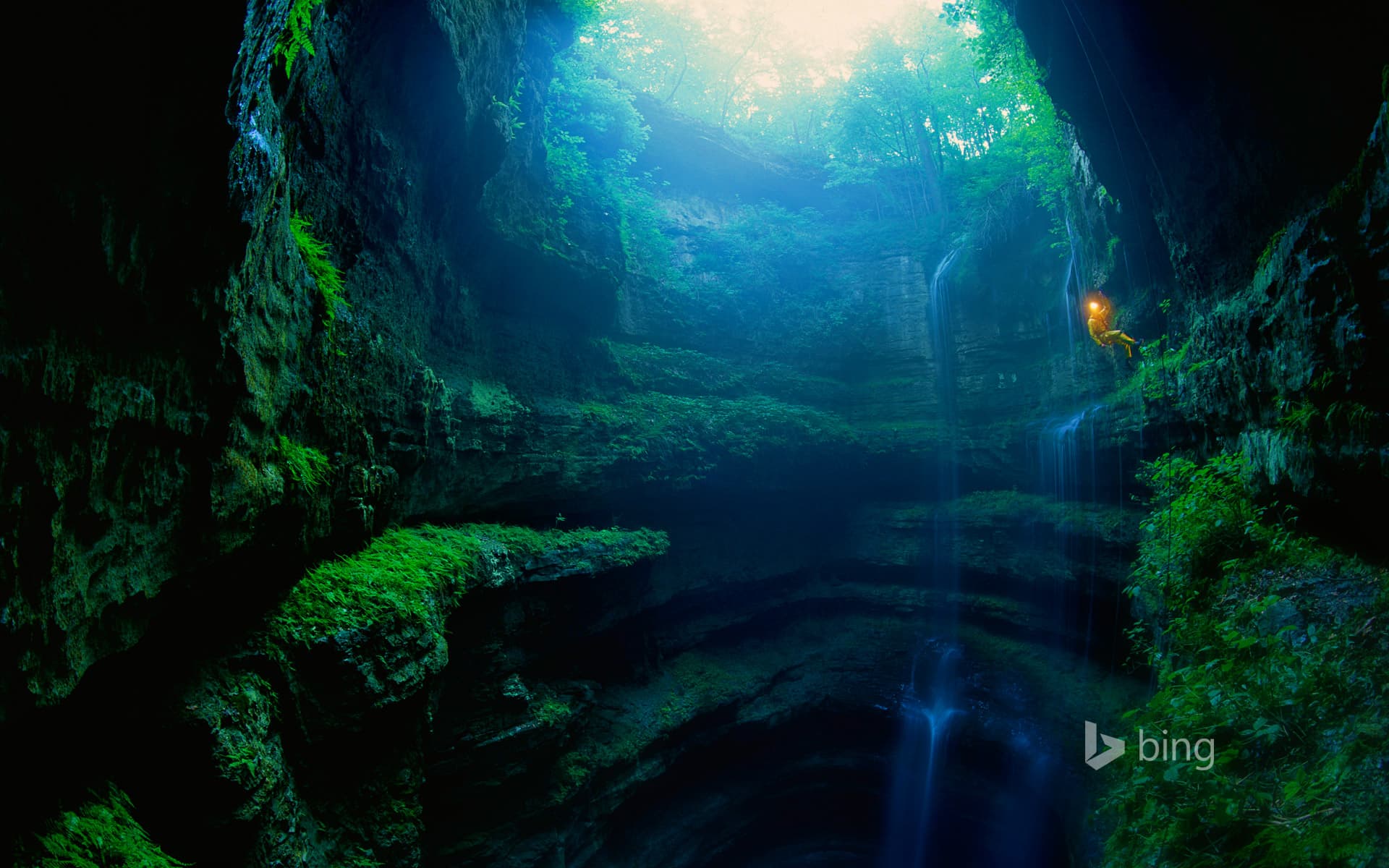 Bing Wallpaper: Neversink Pit, Jackson County, Alabama, USA