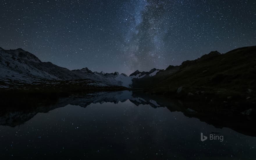 Milky Way above Crater Lake, Oregon - Bing Wallpapers - Sonu Rai