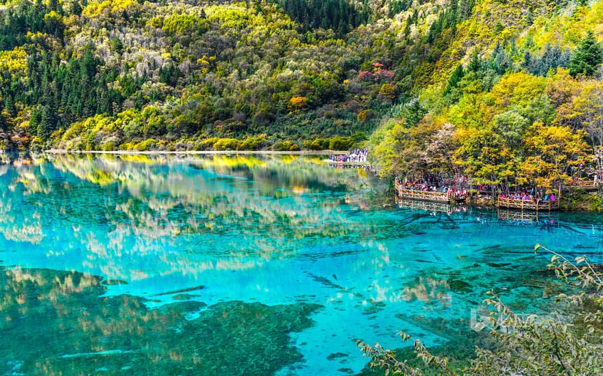 Tourists in Jiuzhaigou, Sichuan