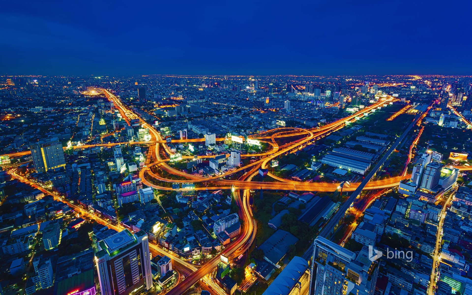 Bing Wallpaper: Time lapse of the expressways in Bangkok, Thailand