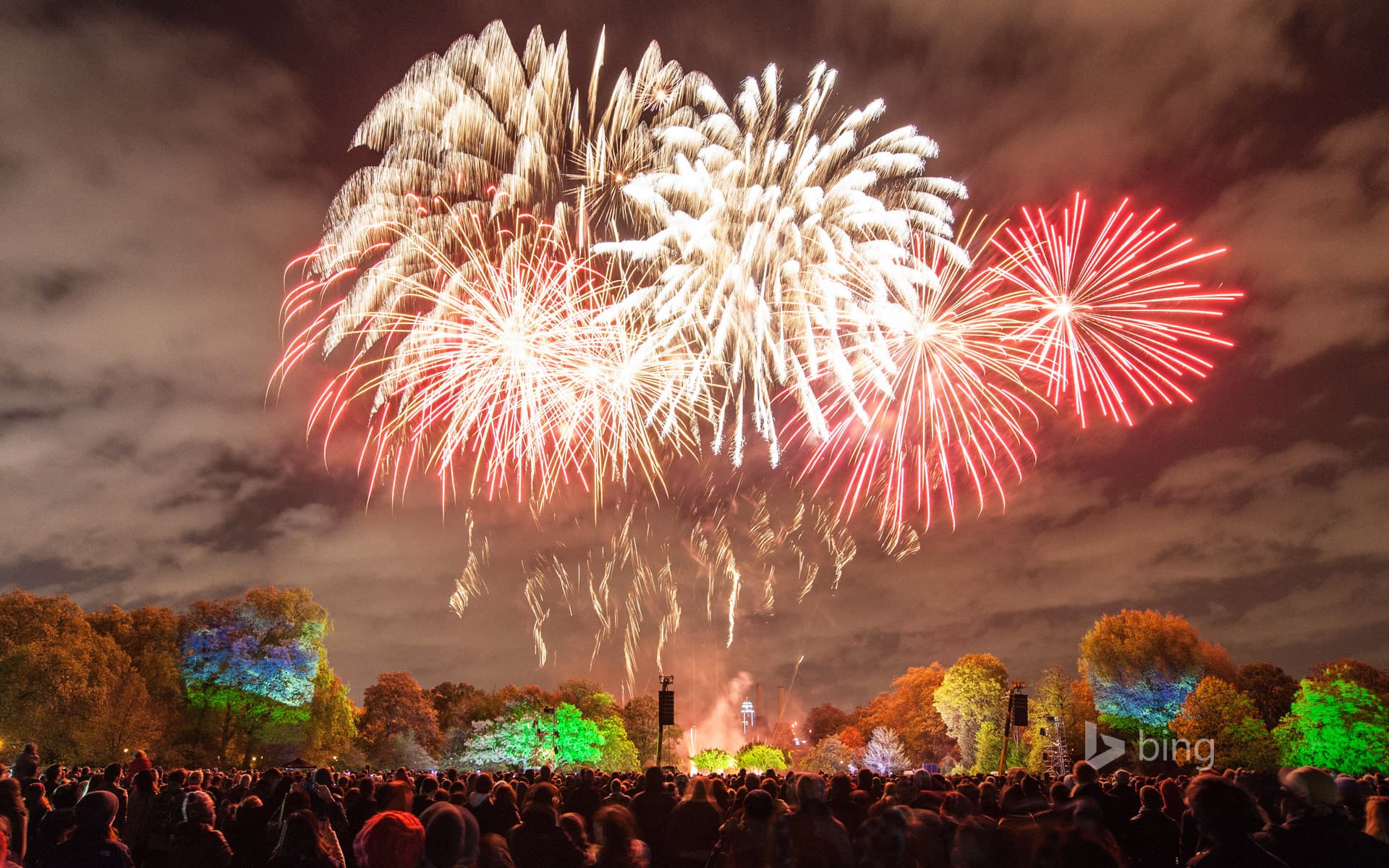Bing Wallpaper: A fireworks display in Battersea Park, London