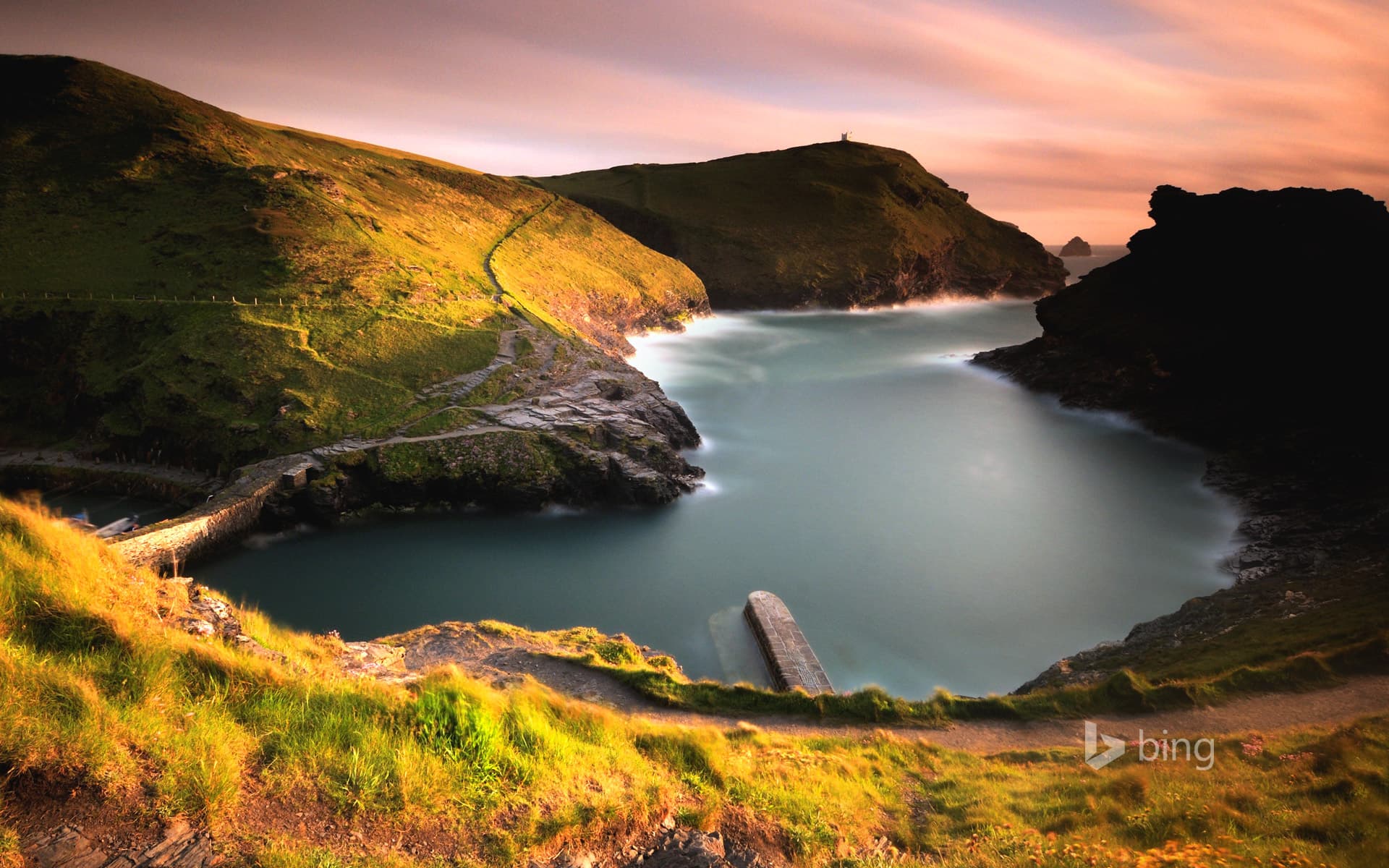 Bing Wallpaper: Boscastle harbour on the Cornish coast of England
