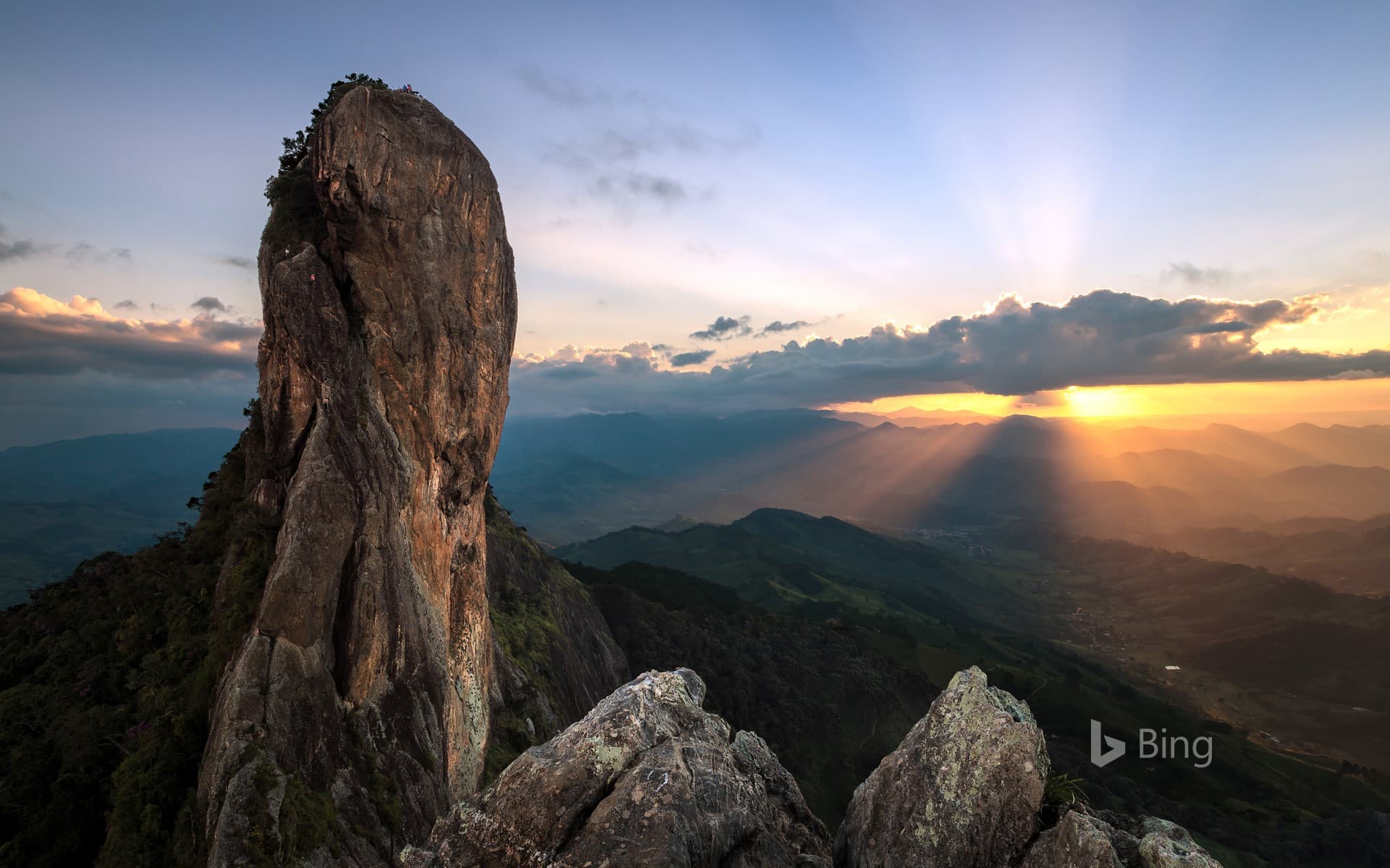 Bing Wallpaper: Pedra do Baú, Serra da Mantiqueira, São Bento do Sapucaí, São Paulo, Brazil