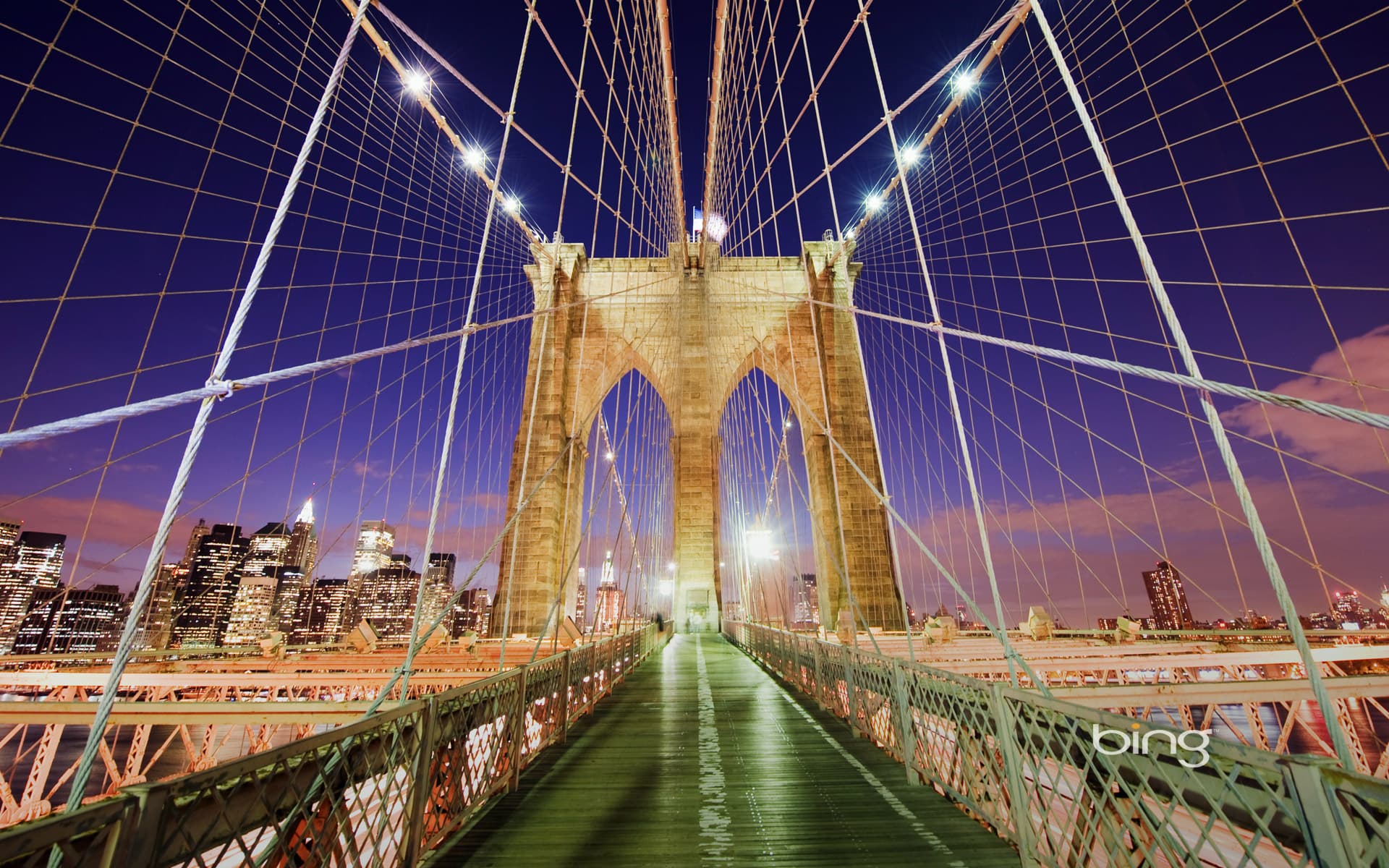 Bing Wallpaper: Brooklyn Bridge and Manhattan skyline, New York City