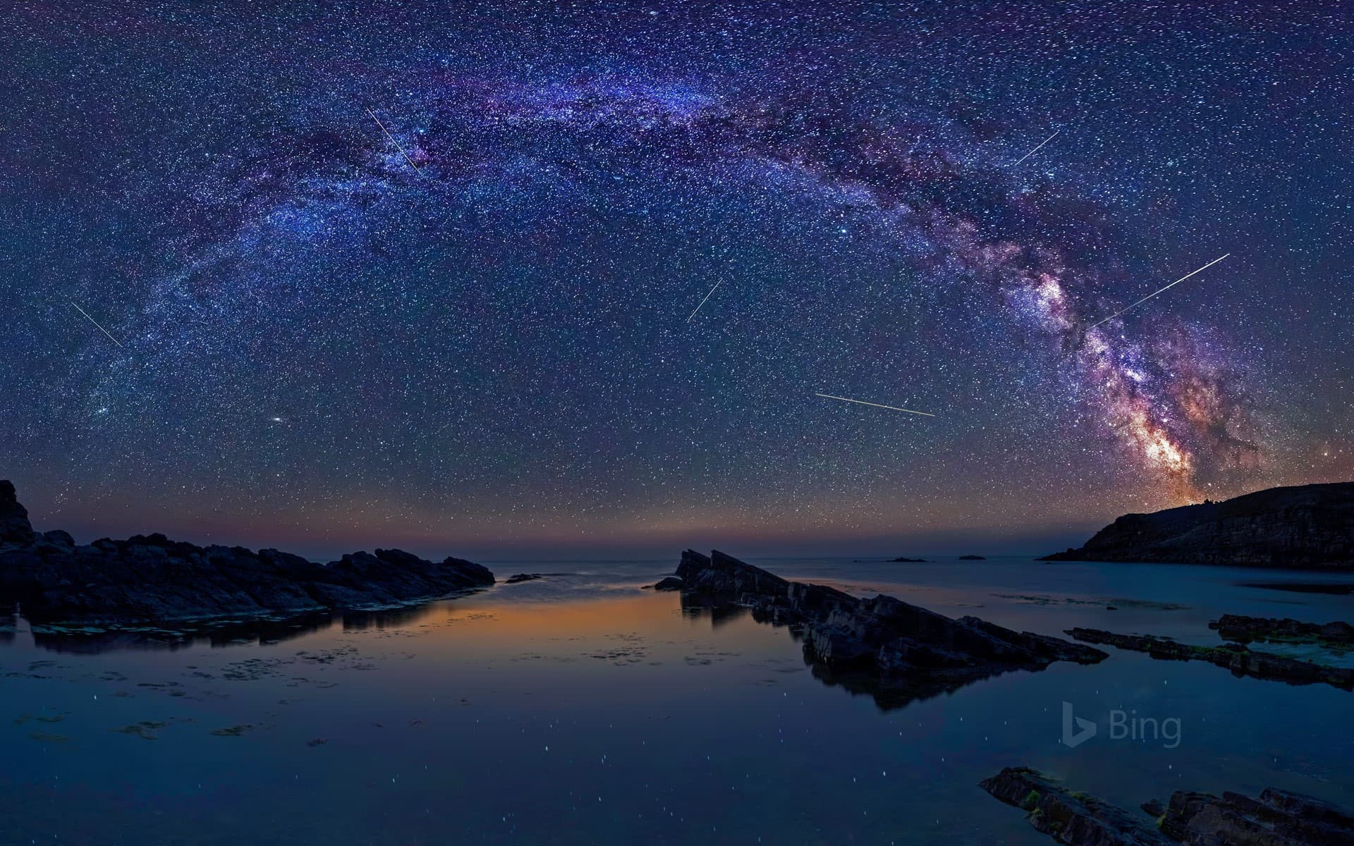 Bing Wallpaper: The Perseids meteor shower over Sinemorets, Bulgaria
