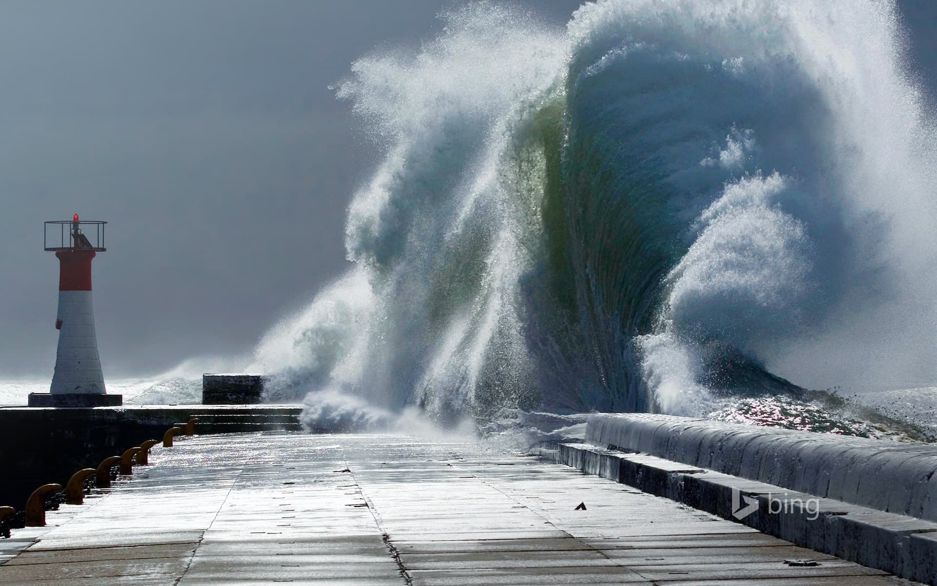 Bing Wallpaper: Kalk Bay near Cape Town, South Africa