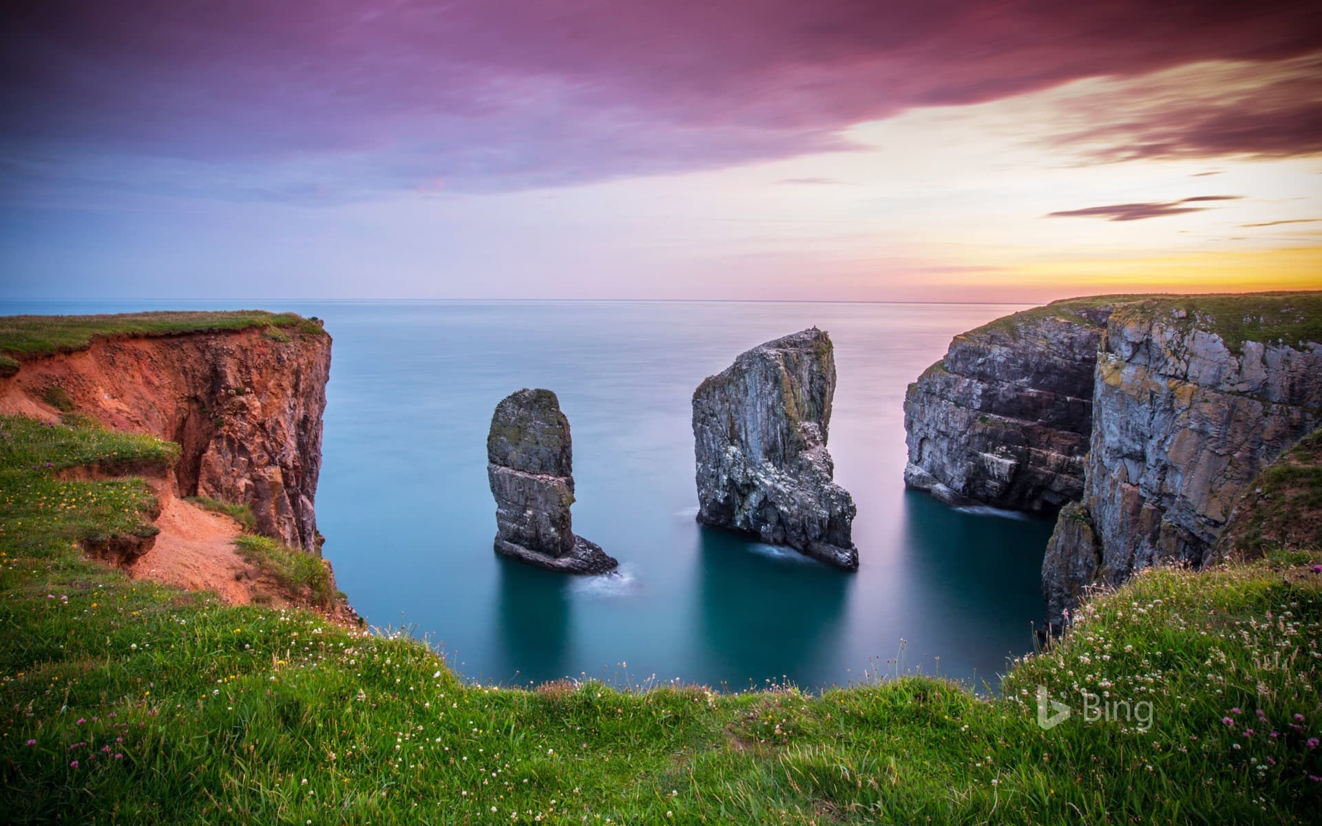 Bing Wallpaper: Stack Rocks at Castlemartin on the Pembrokeshire coastline, Wales