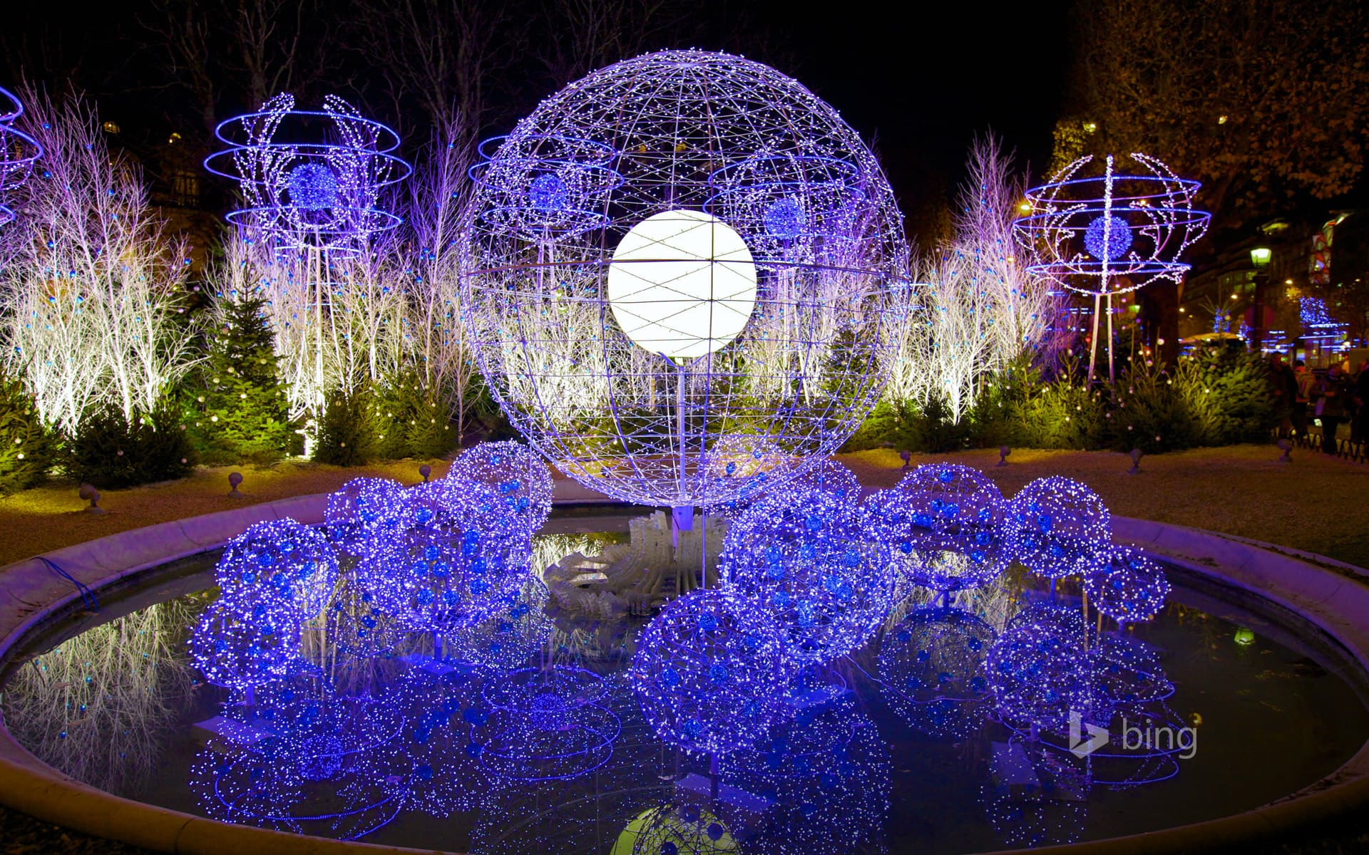 Bing Wallpaper: Christmas decorations on the Avenue des Champs-Élysées, Paris, France
