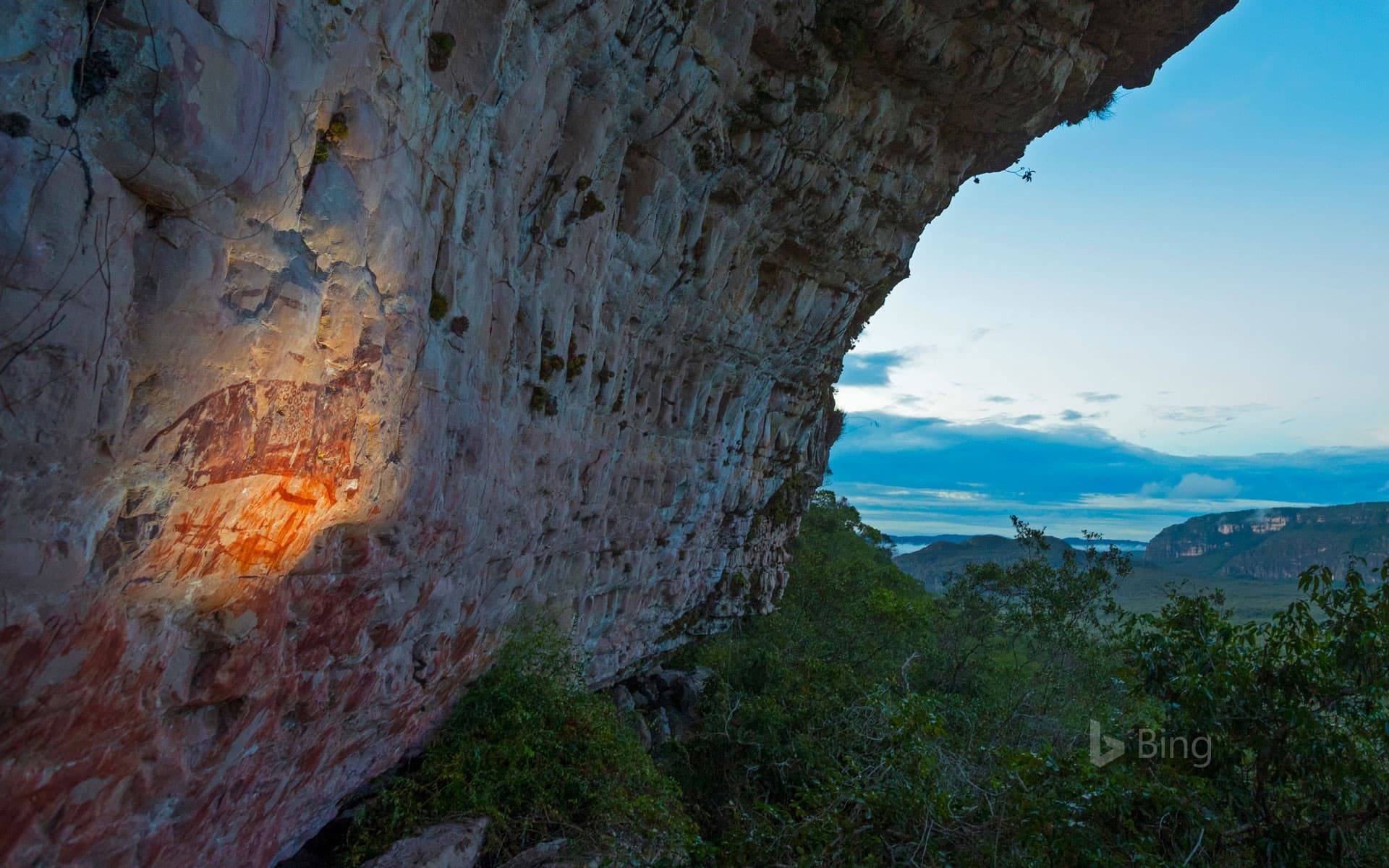 Bing Wallpaper: Ancient rock art in Chiribiquete National Natural Park, Colombia