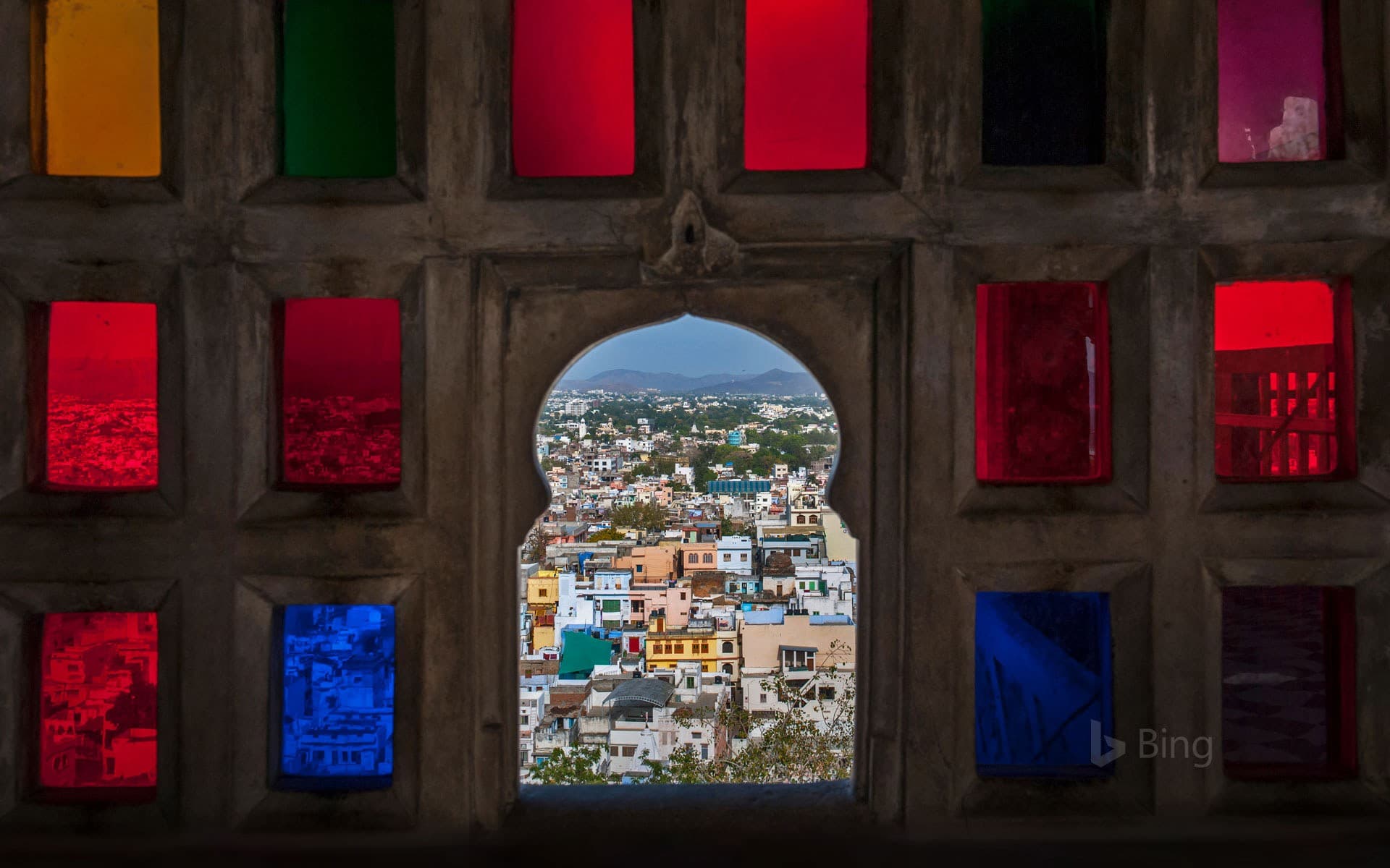 Bing Wallpaper: View from the City Palace, Udaipur, Rajasthan, India