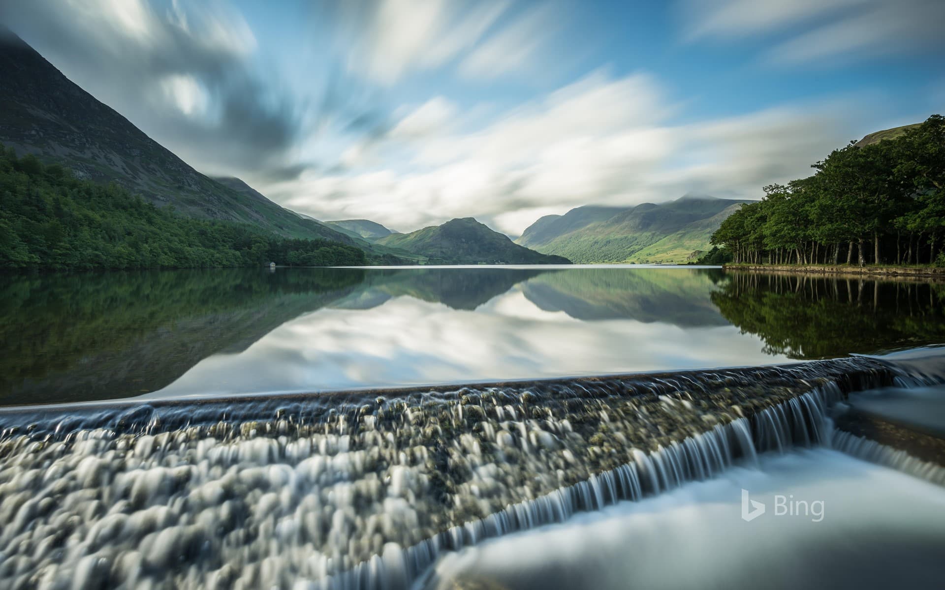 Bing Wallpaper: Reflections on Crummock Water in the Lake District, Cumbria, England
