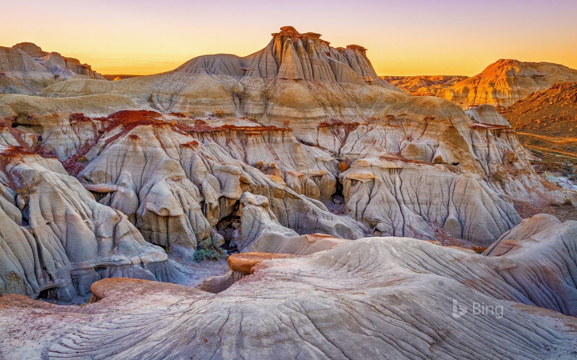 Bing Wallpaper: Sunset at Dinosaur Provincial Park, Alberta, Canada