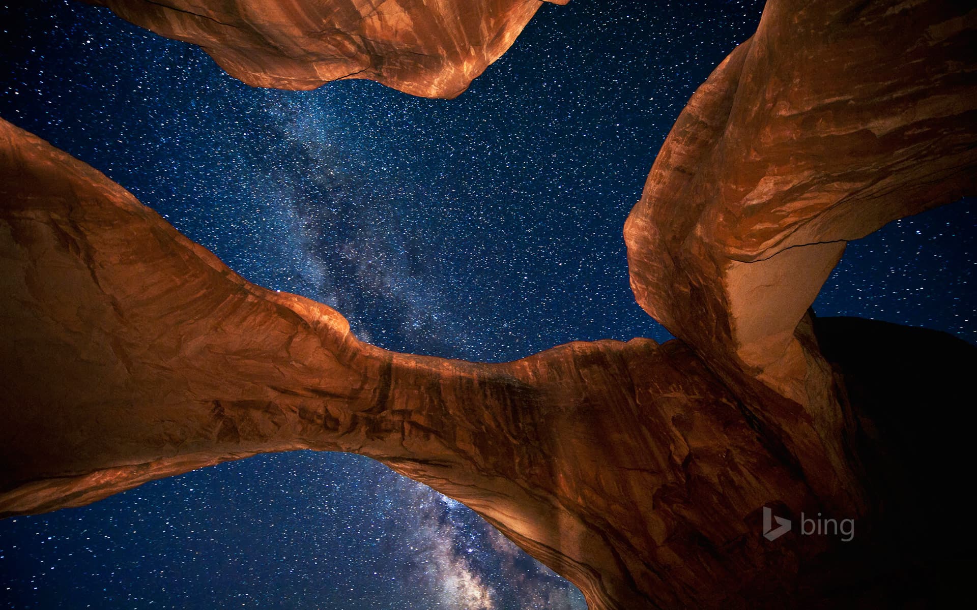 Bing Wallpaper: Milky Way above Double Arch in Arches National Park, Utah