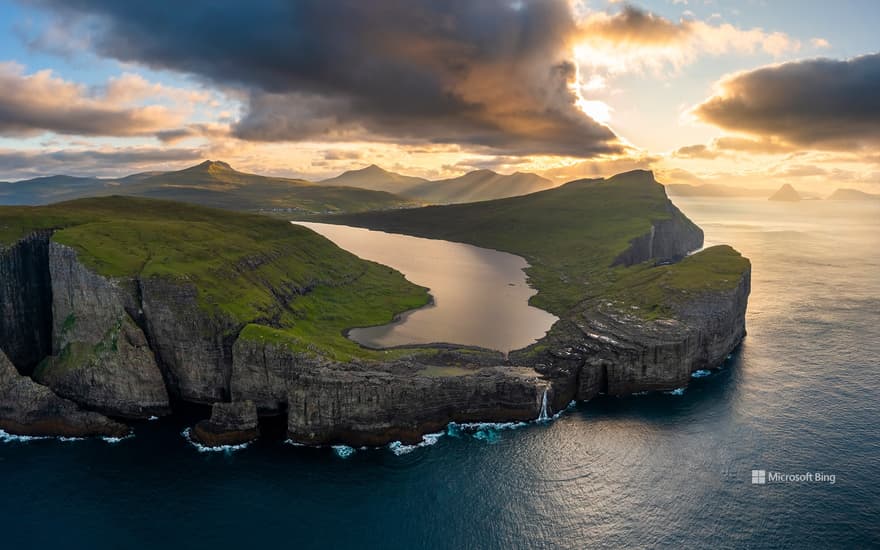 Sørvágsvatn lake, island of Vágar, Faroe Islands