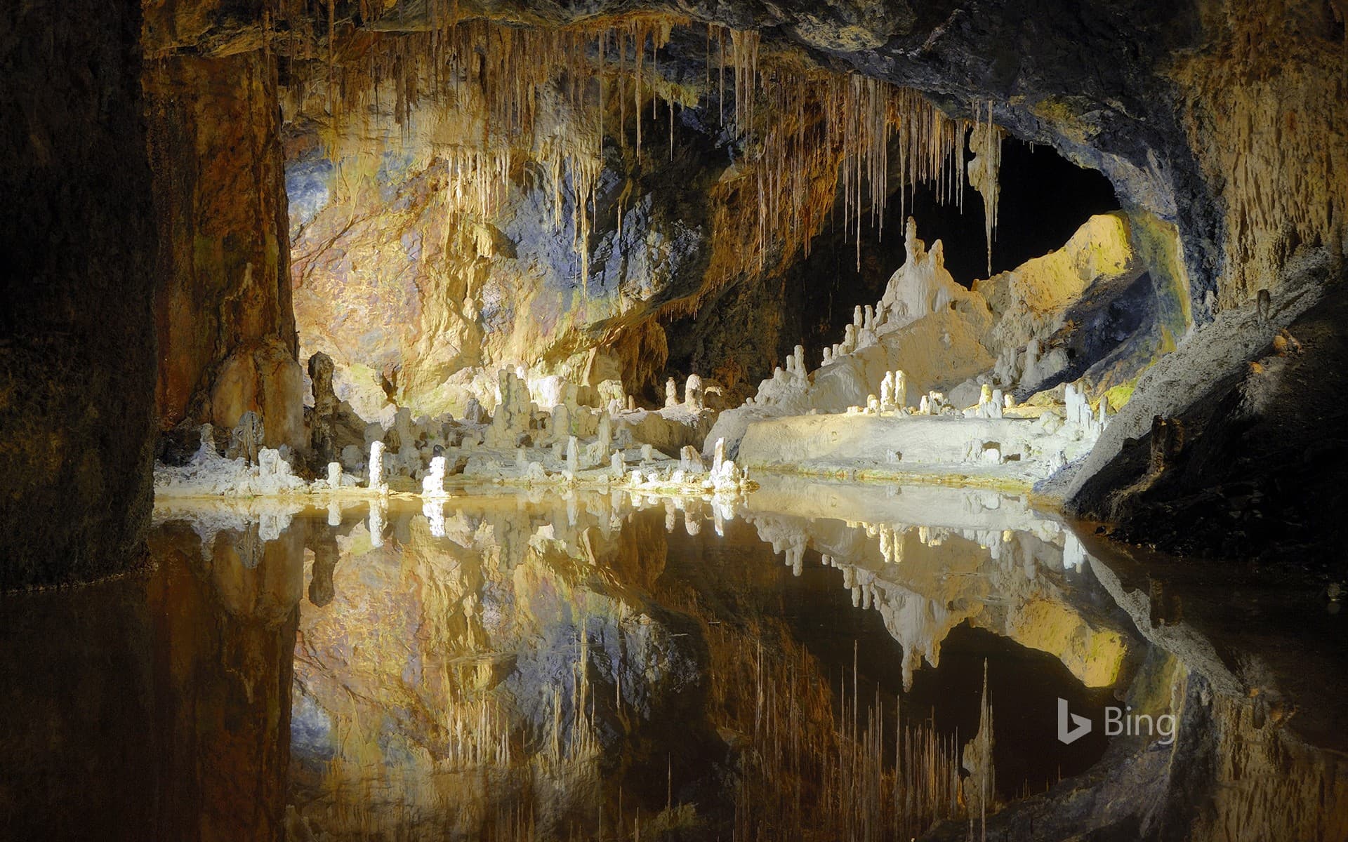 Bing Wallpaper: Saalfeld Fairy Grottoes, Thuringia, Germany
