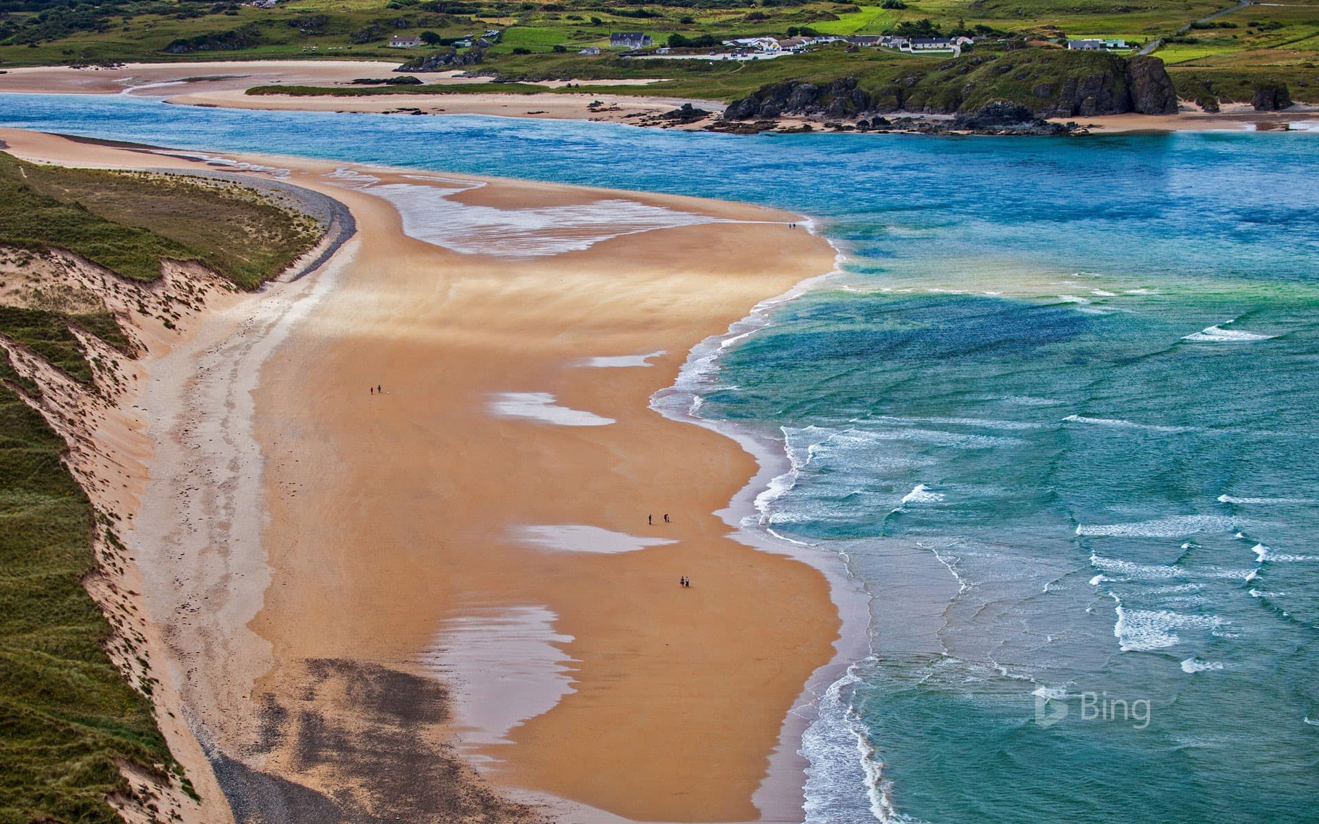 Bing Wallpaper: Five Fingers Strand near Malin Head, Ireland