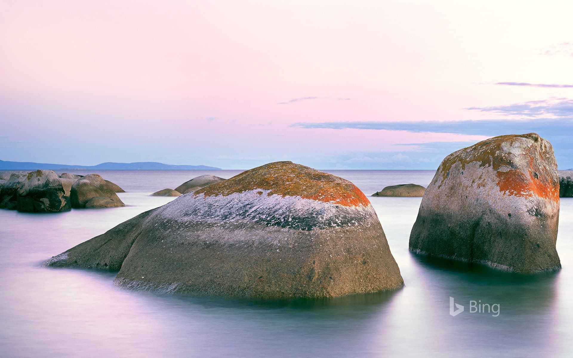Bing Wallpaper: Granite rocks off Flinders Island, Tasmania, Australia