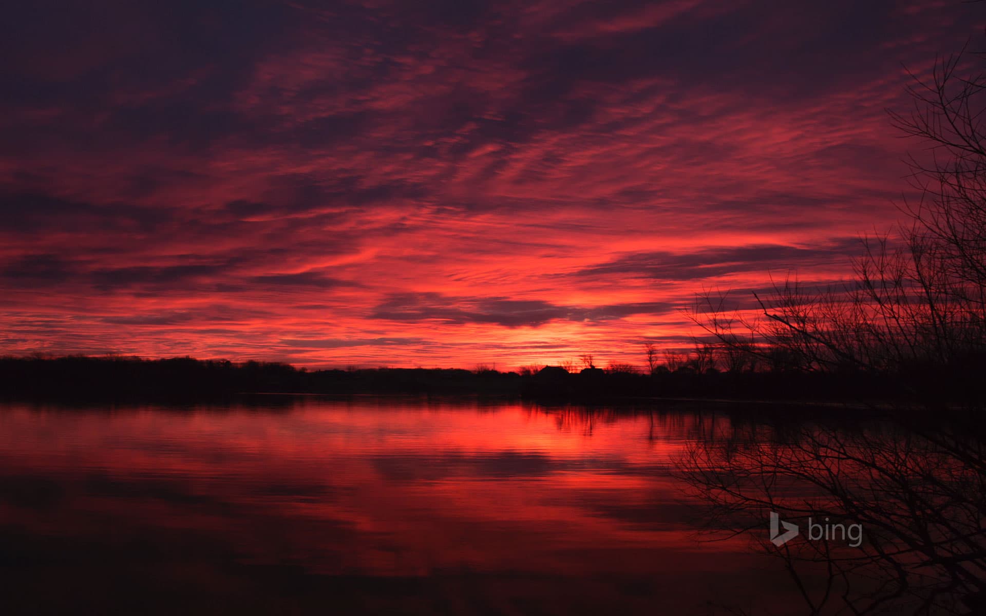 Bing Wallpaper: Dawn over the Fox River at De Pere, Wisconsin