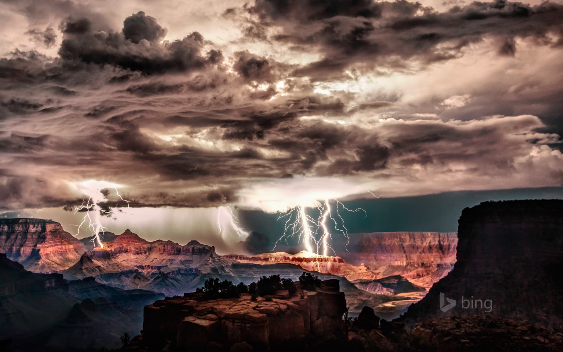 Bing Wallpaper: Lightning storm over Grand Canyon National Park, Arizona