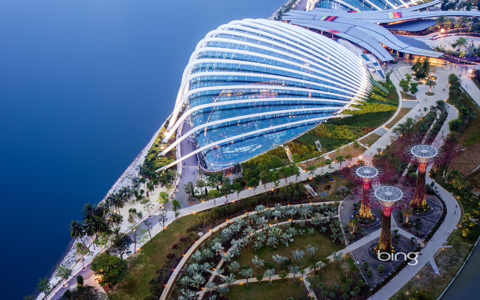 Bing Wallpaper: Aerial view of Gardens by the Bay and the Supertrees Grove, Singapore City, Singapore