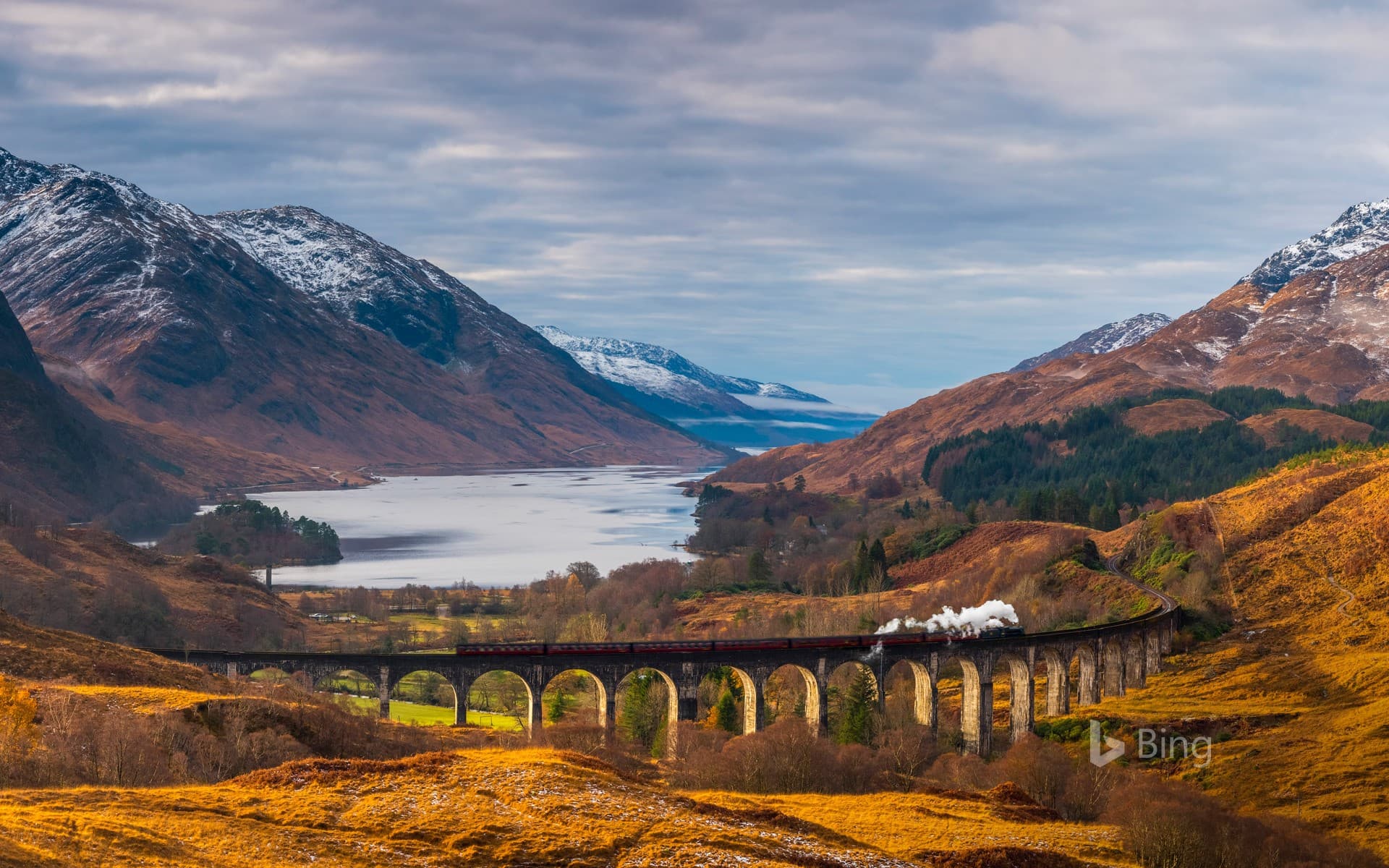 Bing Wallpaper: The Glenfinnan Viaduct in Scotland