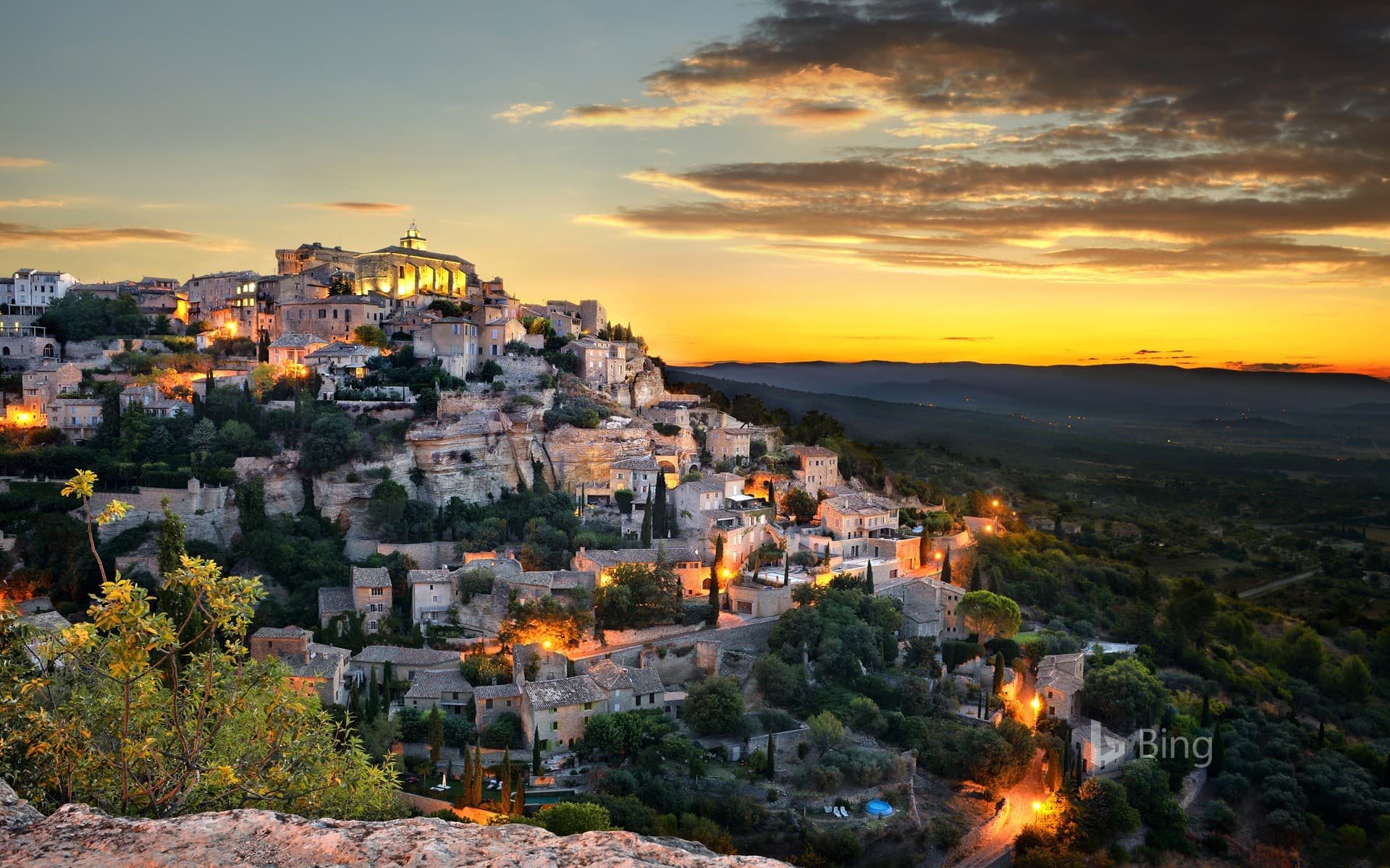 Bing Wallpaper: Gordes, Provence-Alpes-Côte d'Azur, France