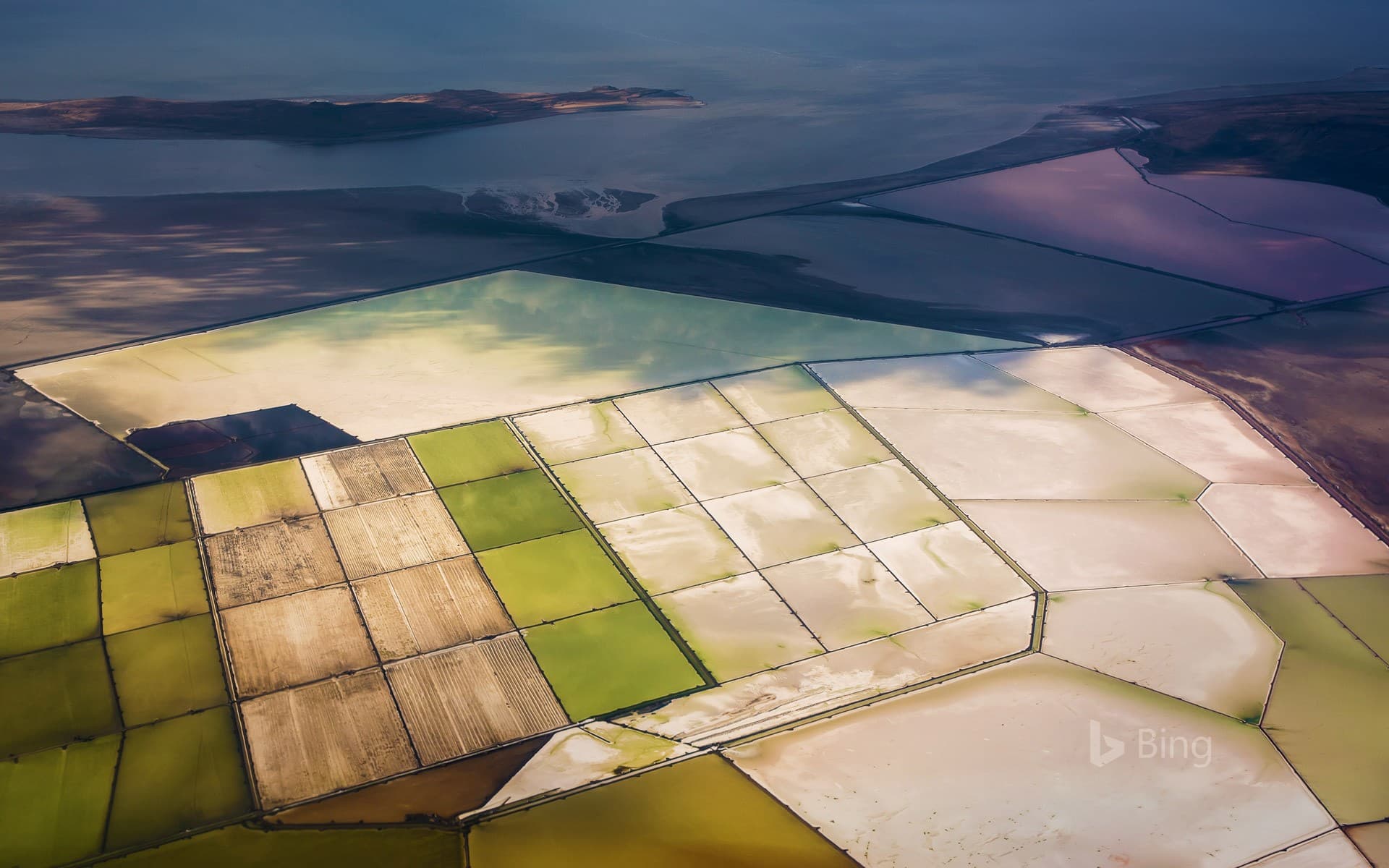 Bing Wallpaper: Solar evaporation ponds on the Great Salt Lake, Utah, USA