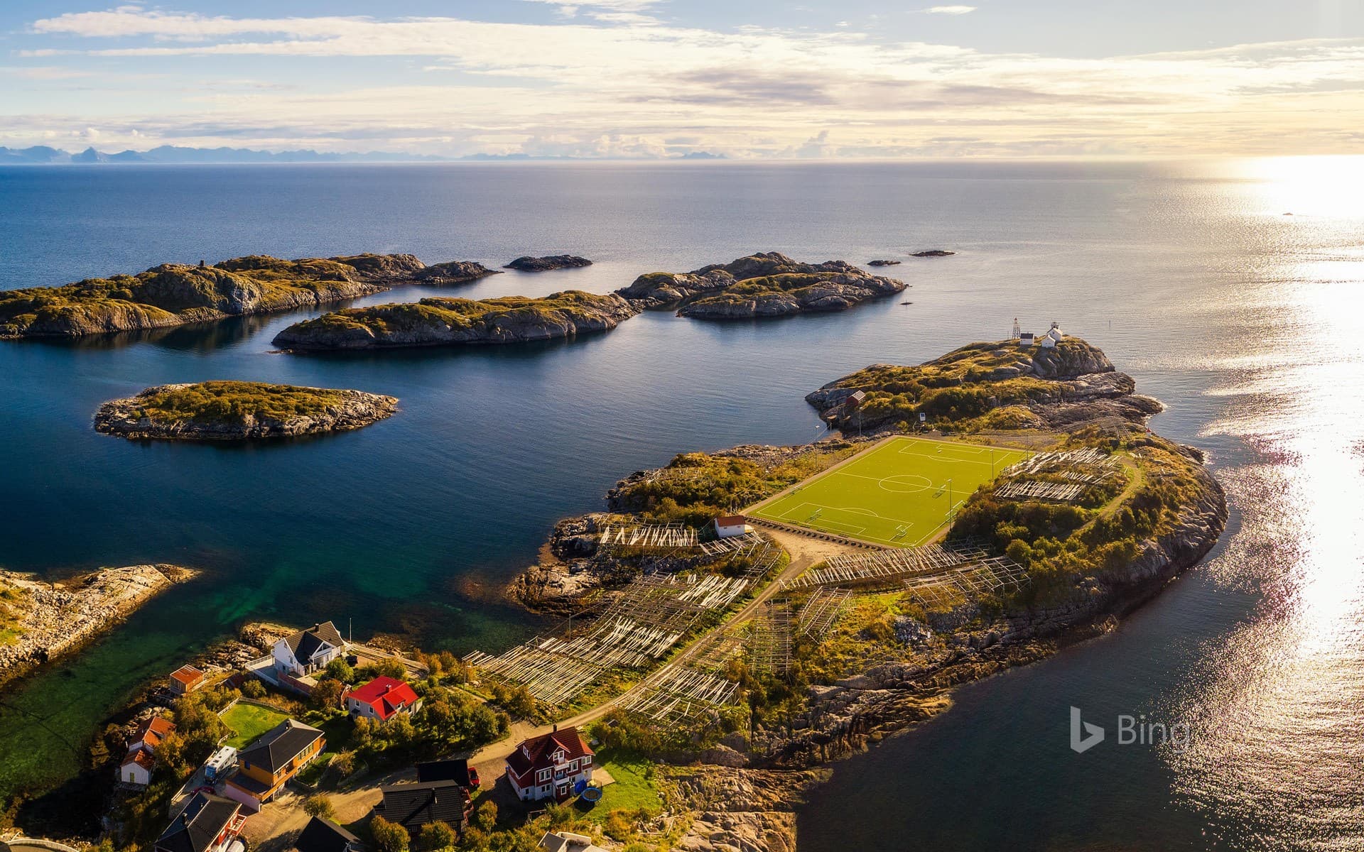Bing Wallpaper: Henningsvær Idrettslag Stadion in the Lofoten archipelago of Norway