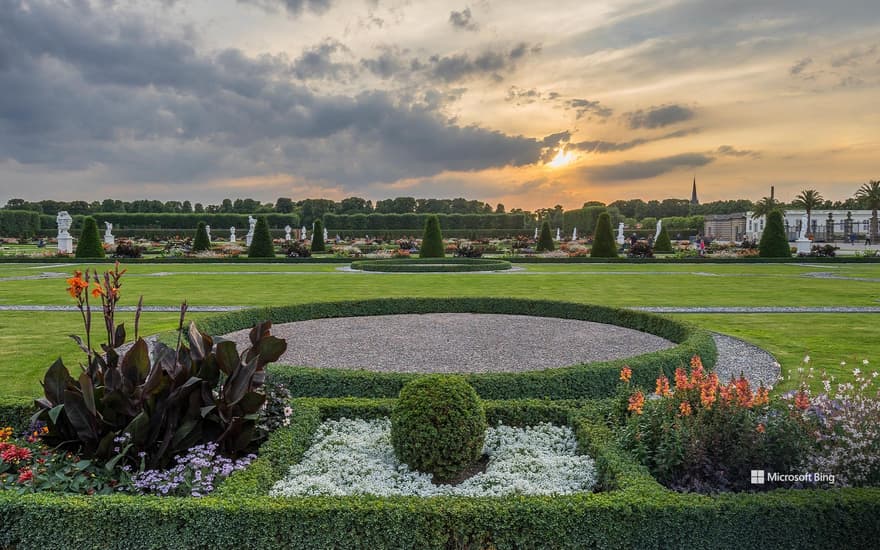 Manor houses and gardens in the evening, Hanover, Lower Saxony