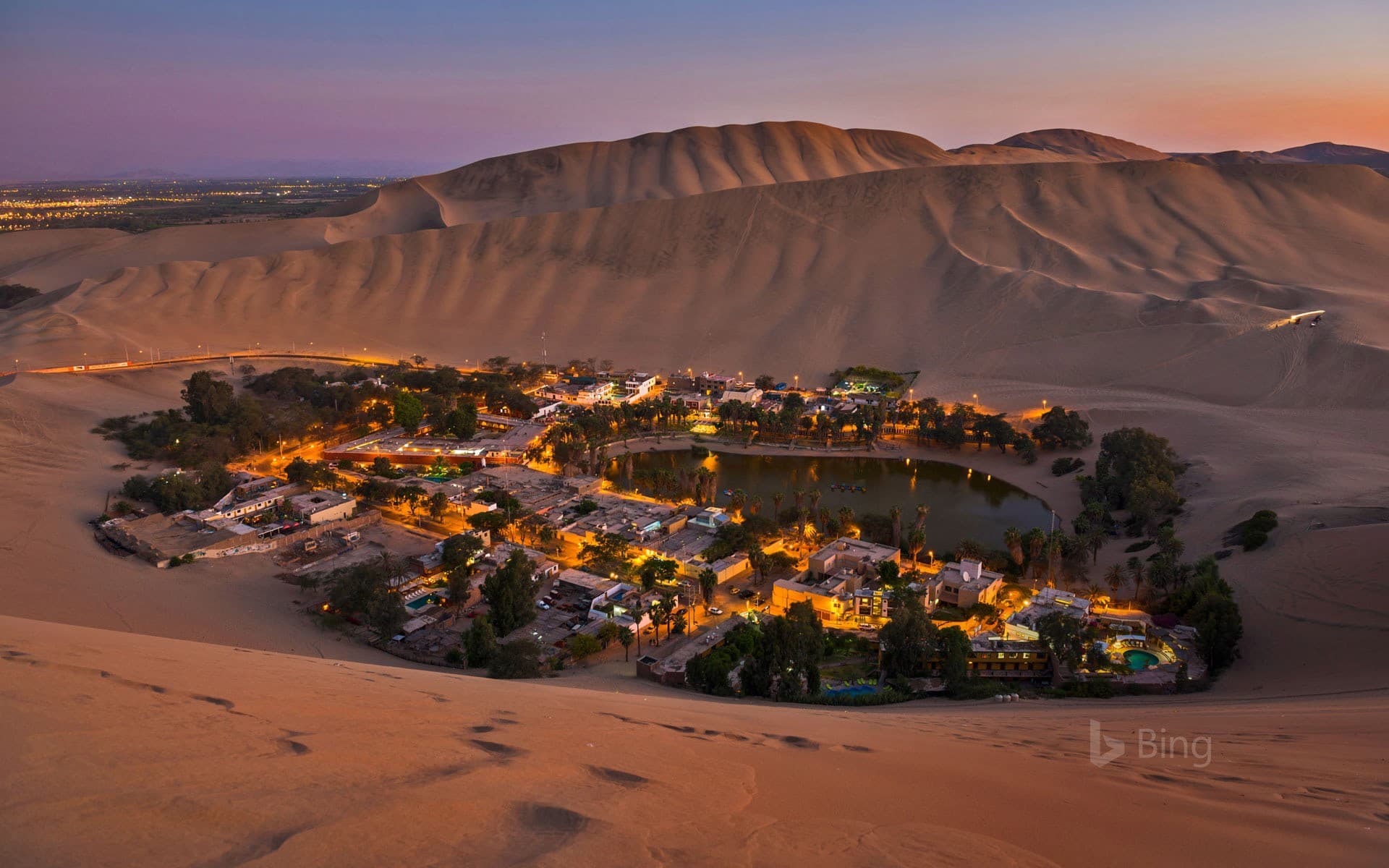 Bing Wallpaper: Huacachina, Ica Region, Peru
