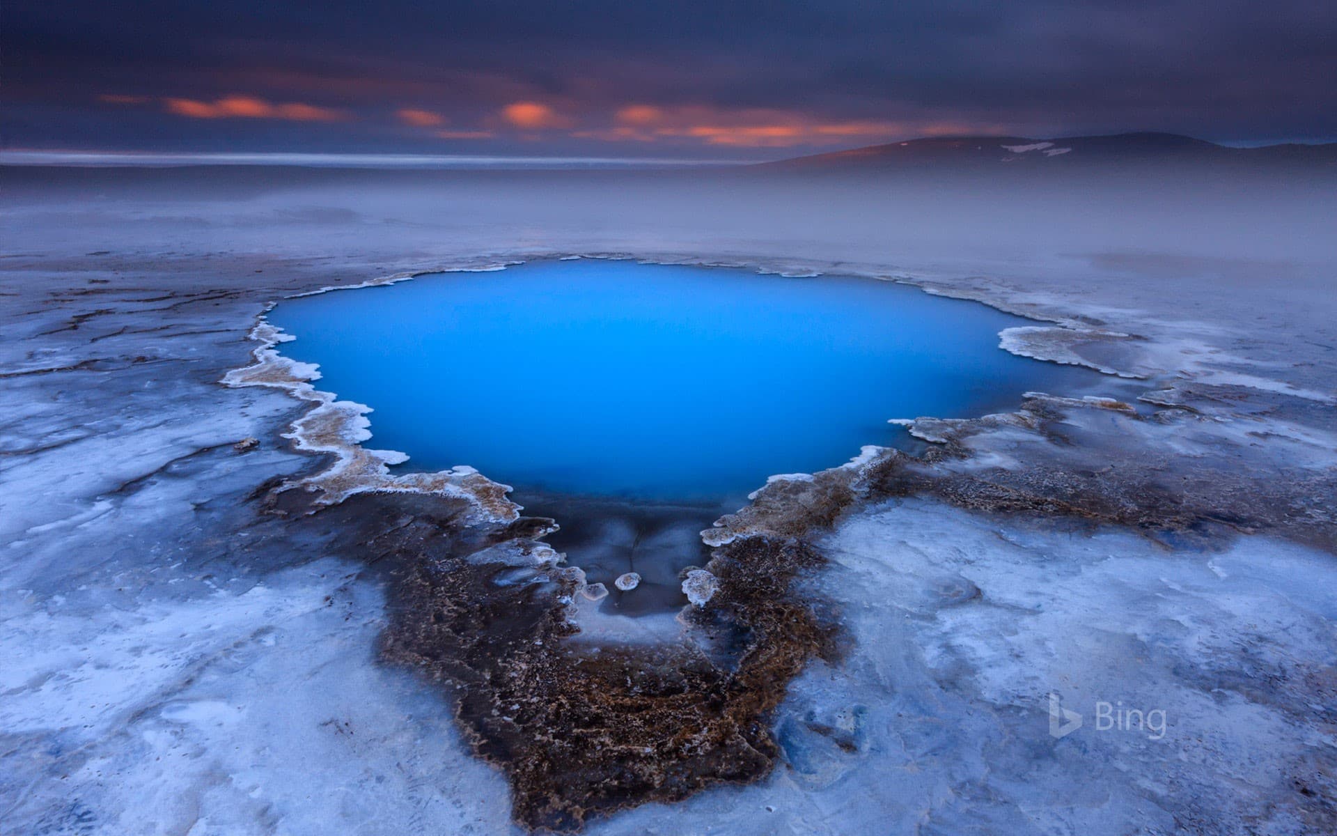 Bing Wallpaper: Hveravellir hot spring on Kjölur plateau, Iceland