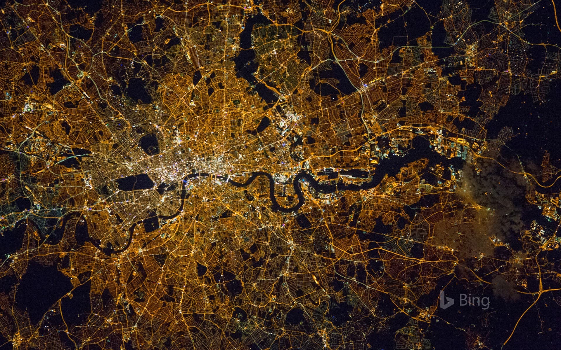 Bing Wallpaper: London and surroundings photographed from the International Space Station