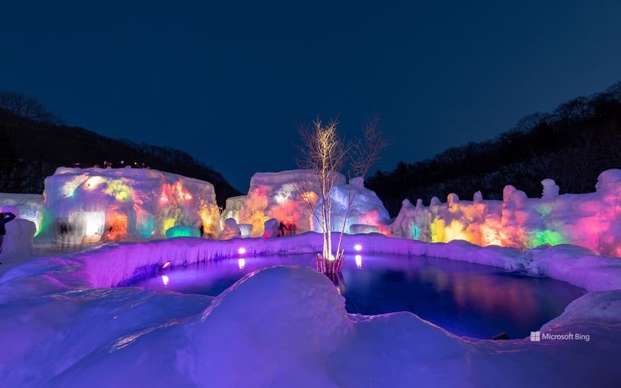 Bing Wallpaper: Illuminated ice sculptures, Chitose, Hokkaido