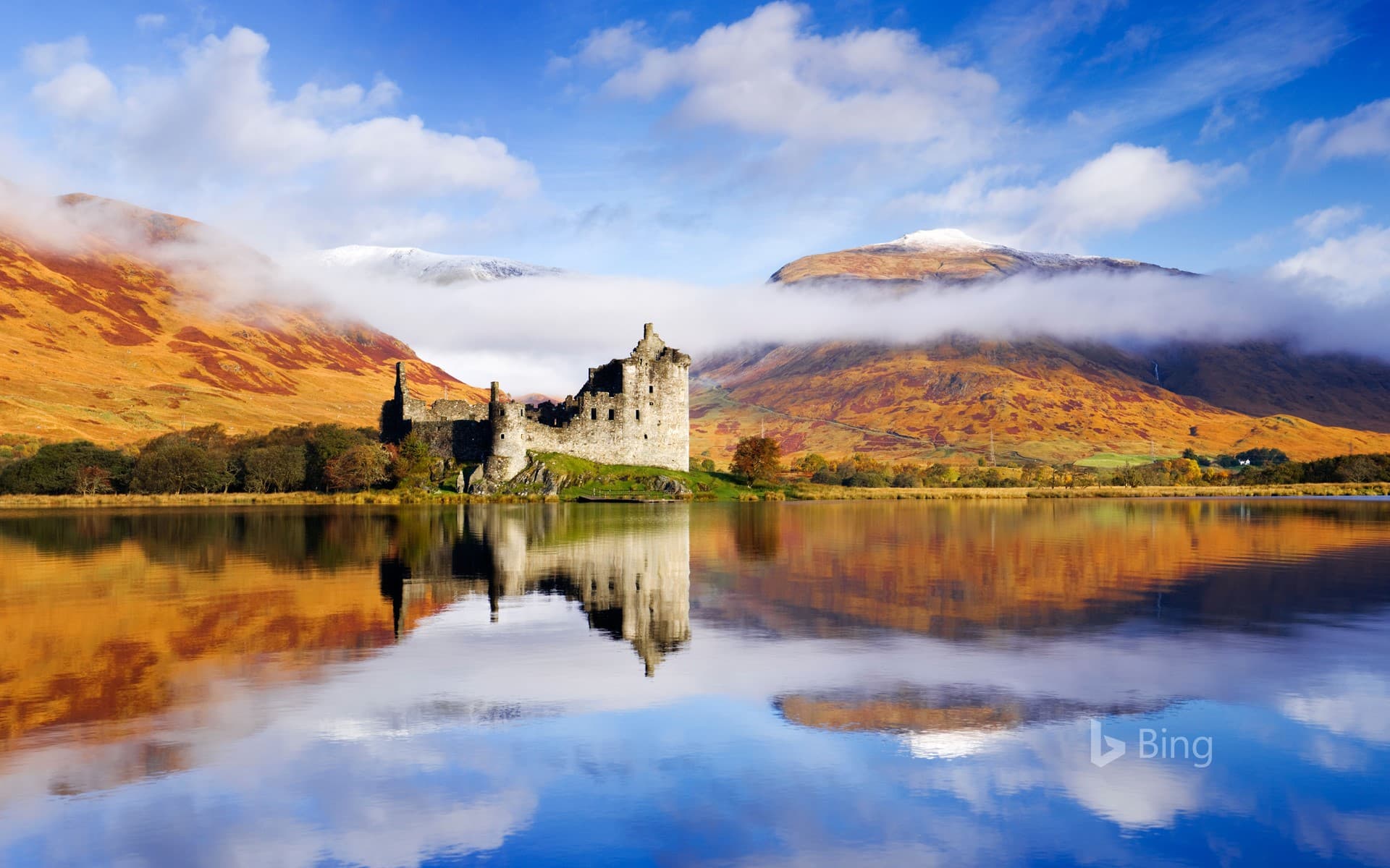 Bing Wallpaper: Kilchurn Castle on Loch Awe in Argyll and Bute, Scotland