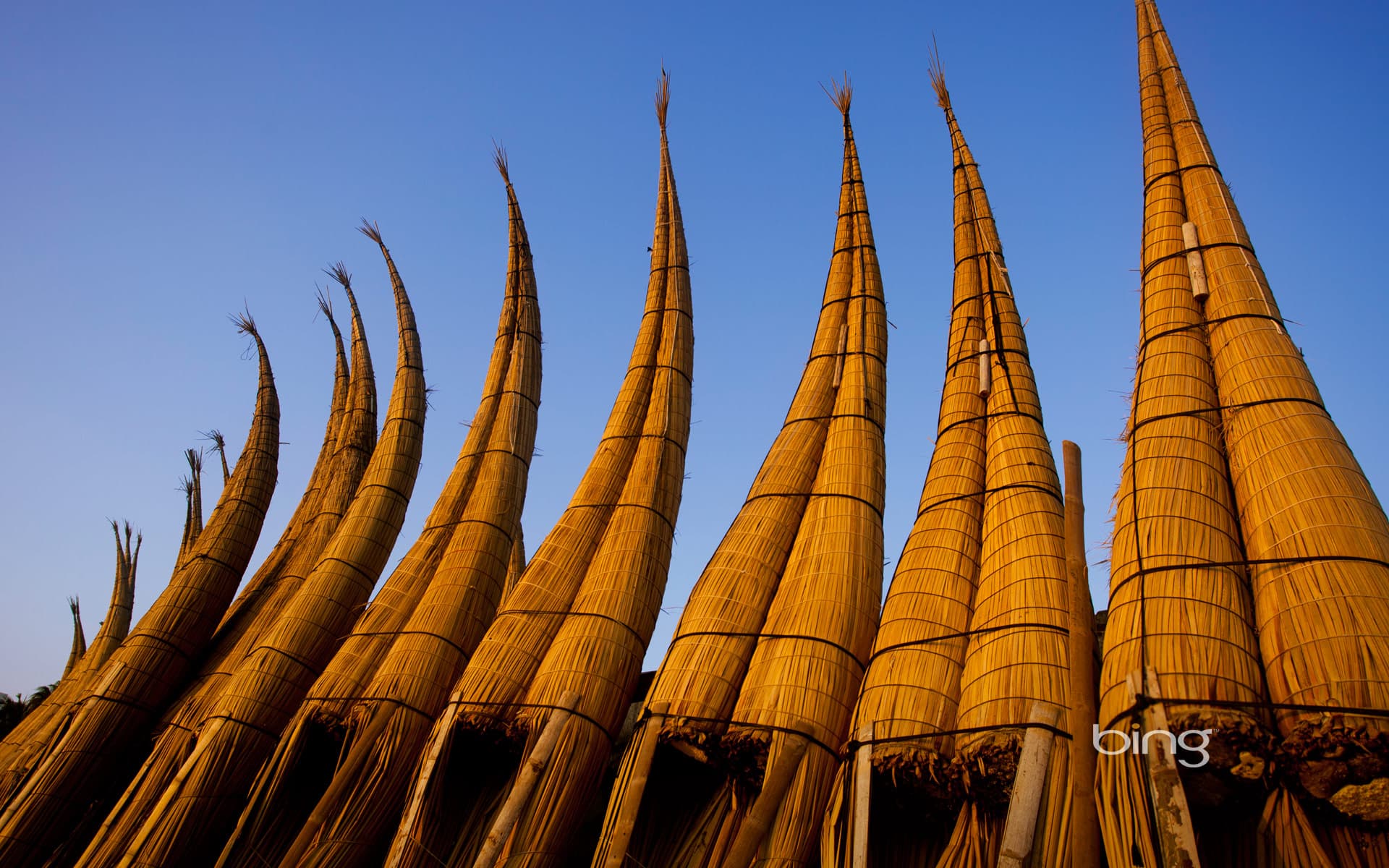 Bing Wallpaper: Reed fishing boats in Huanchaco, Peru