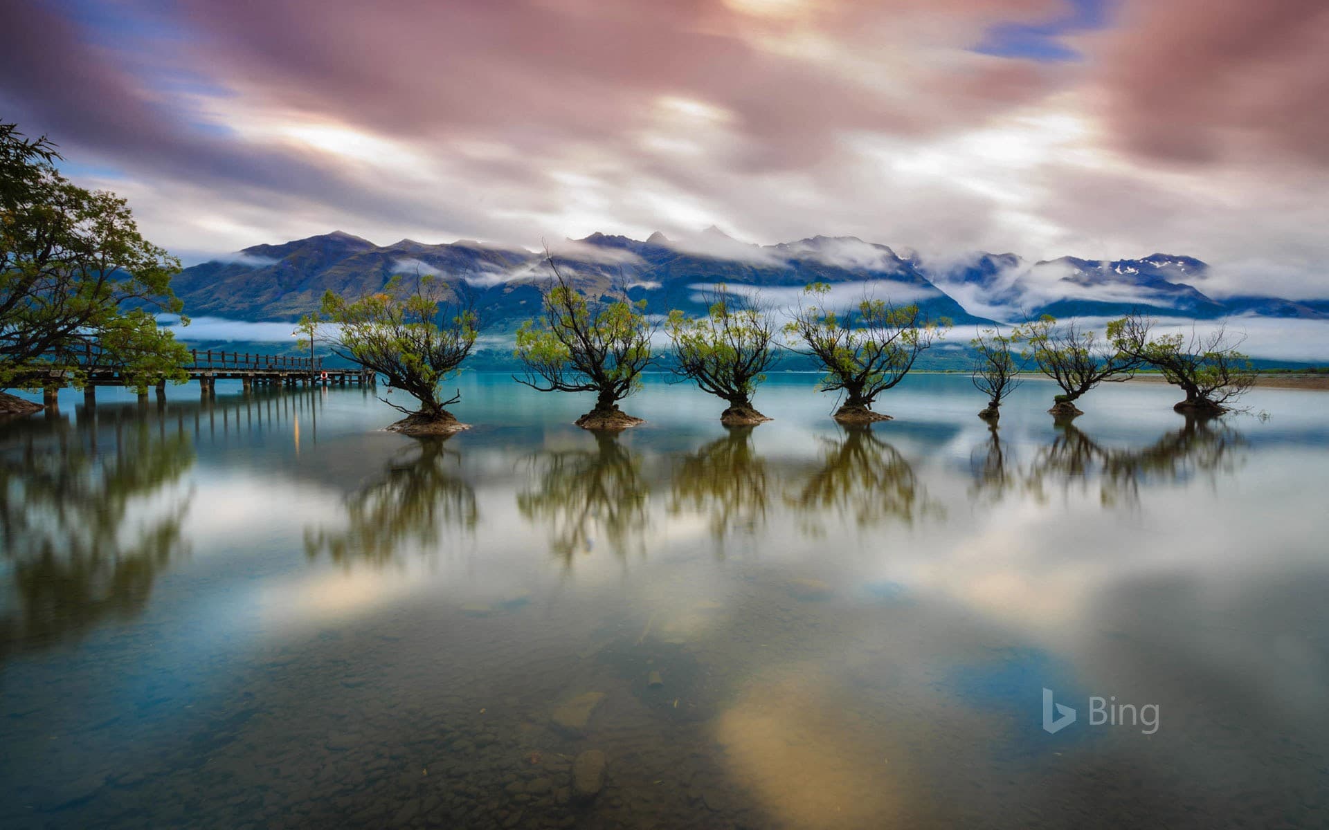 Bing Wallpaper: Lake Wakatipu near Queenstown, New Zealand