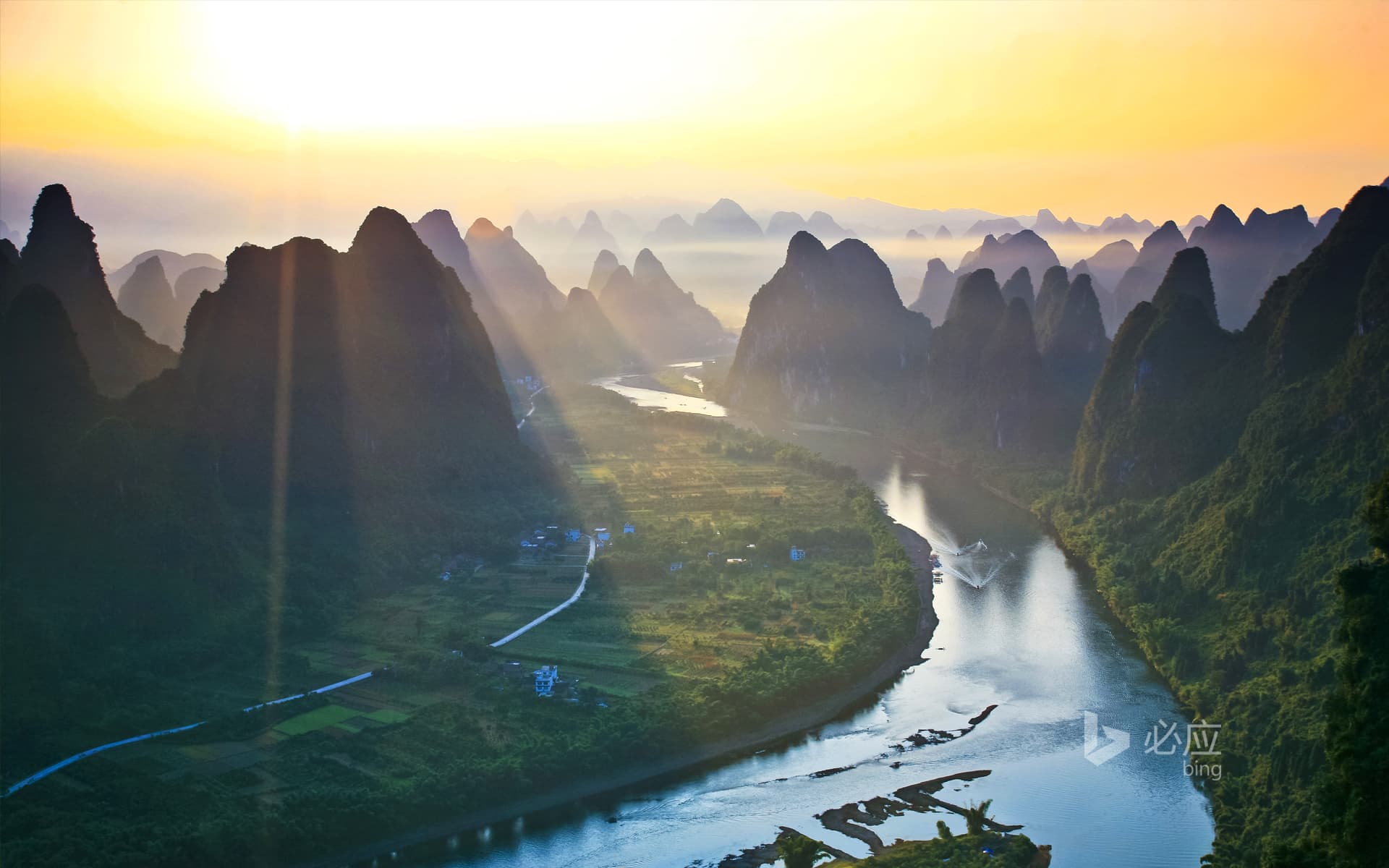 Bing Wallpaper: Lijiang scenery