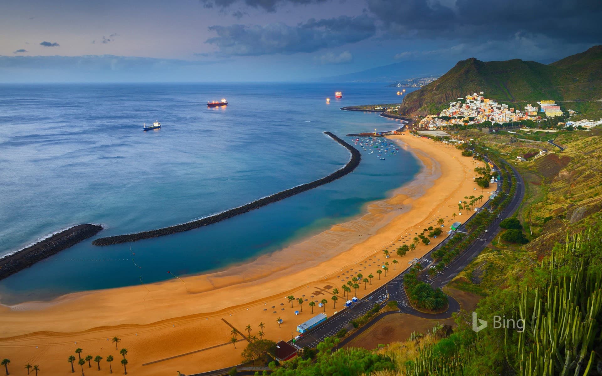 Bing Wallpaper: Playa de Las Teresitas at San Andrés, Tenerife