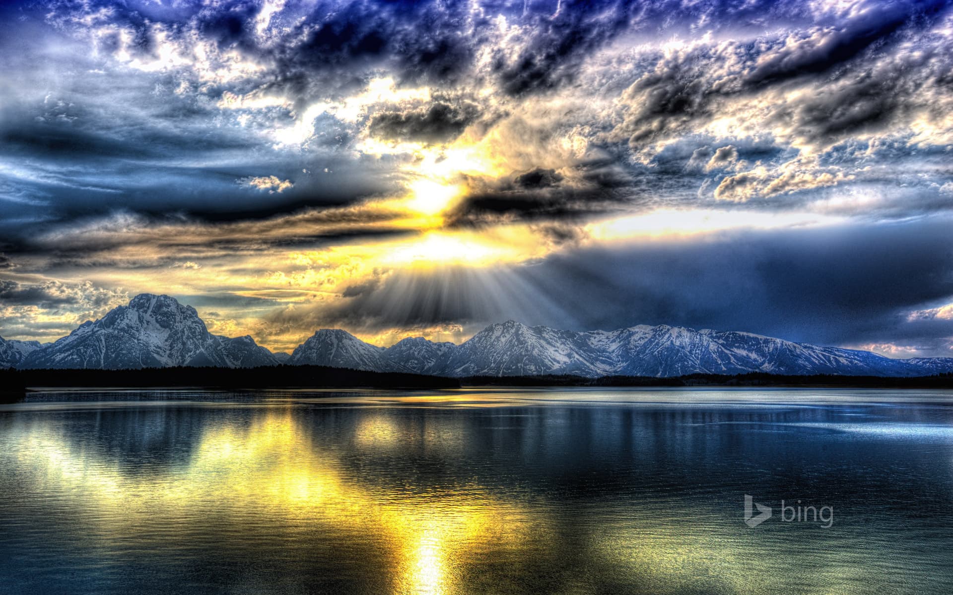 Bing Wallpaper: The Teton Range and Jackson Lake in Grand Teton National Park, Wyoming