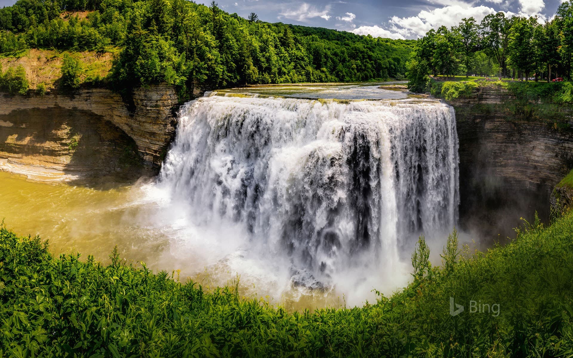 Bing Wallpaper: Middle Falls at Letchworth State Park, New York