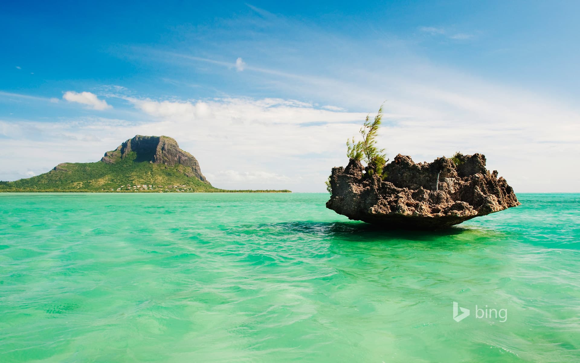 Bing Wallpaper: Le Morne Brabant mountain and islet, Mauritius