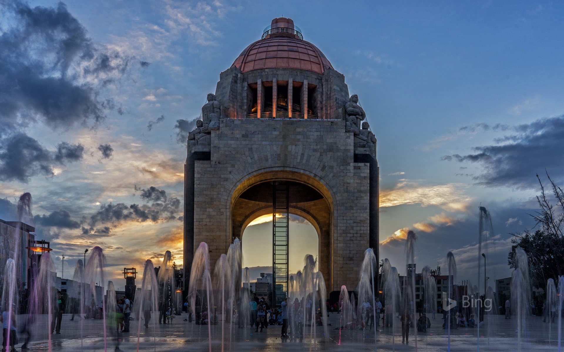 Bing Wallpaper: Monumento a la Revolución in Mexico City
