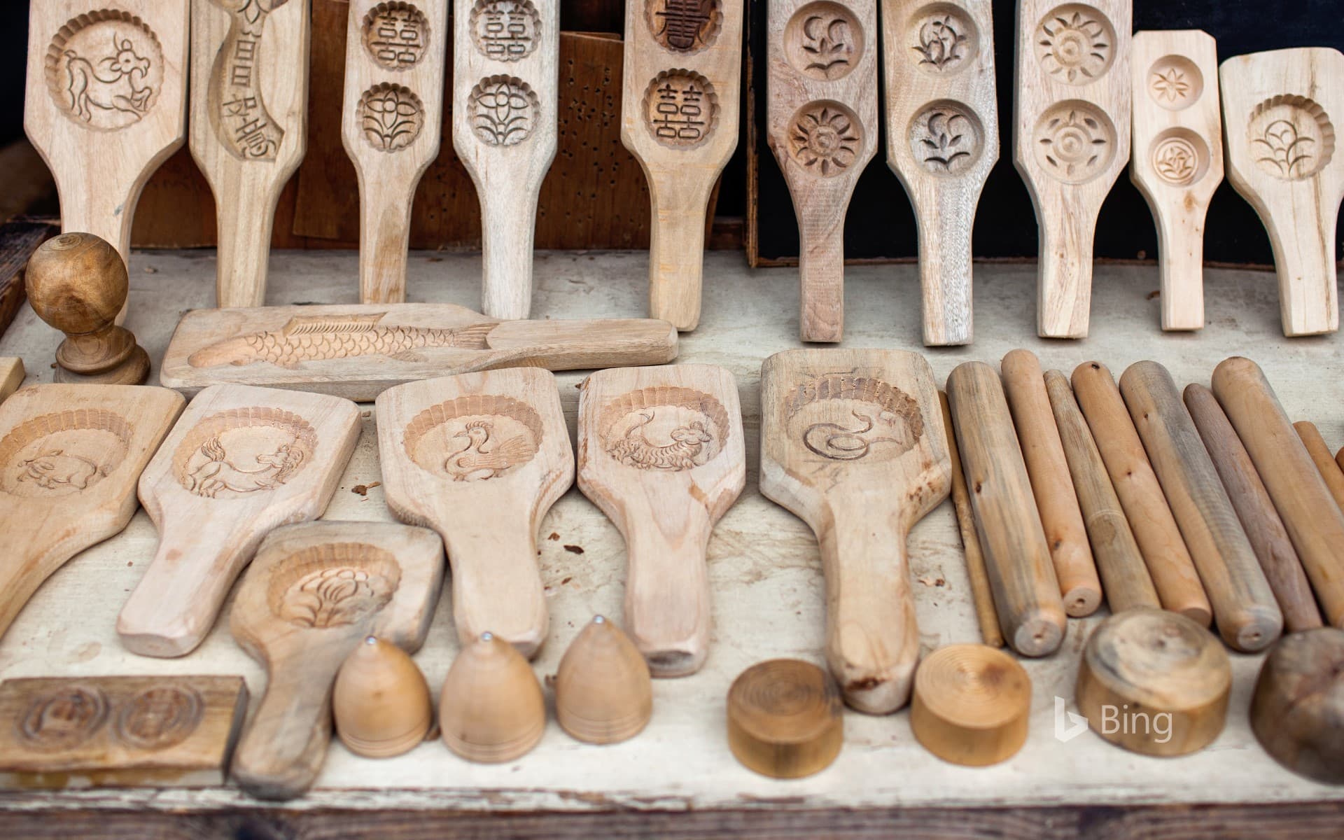 Bing Wallpaper: [Mid-Autumn Today] Assorted moon cake molds, Zhejiang