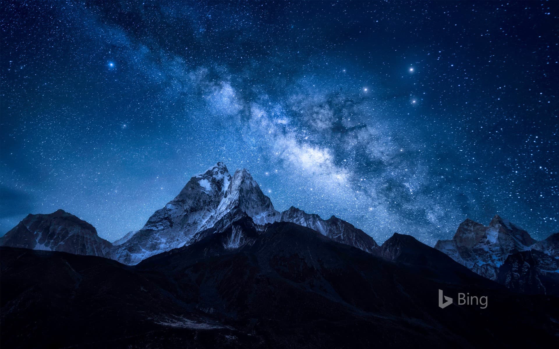 Bing Wallpaper: Milky Way over the Himalayan peak Ama Dablam in Nepal