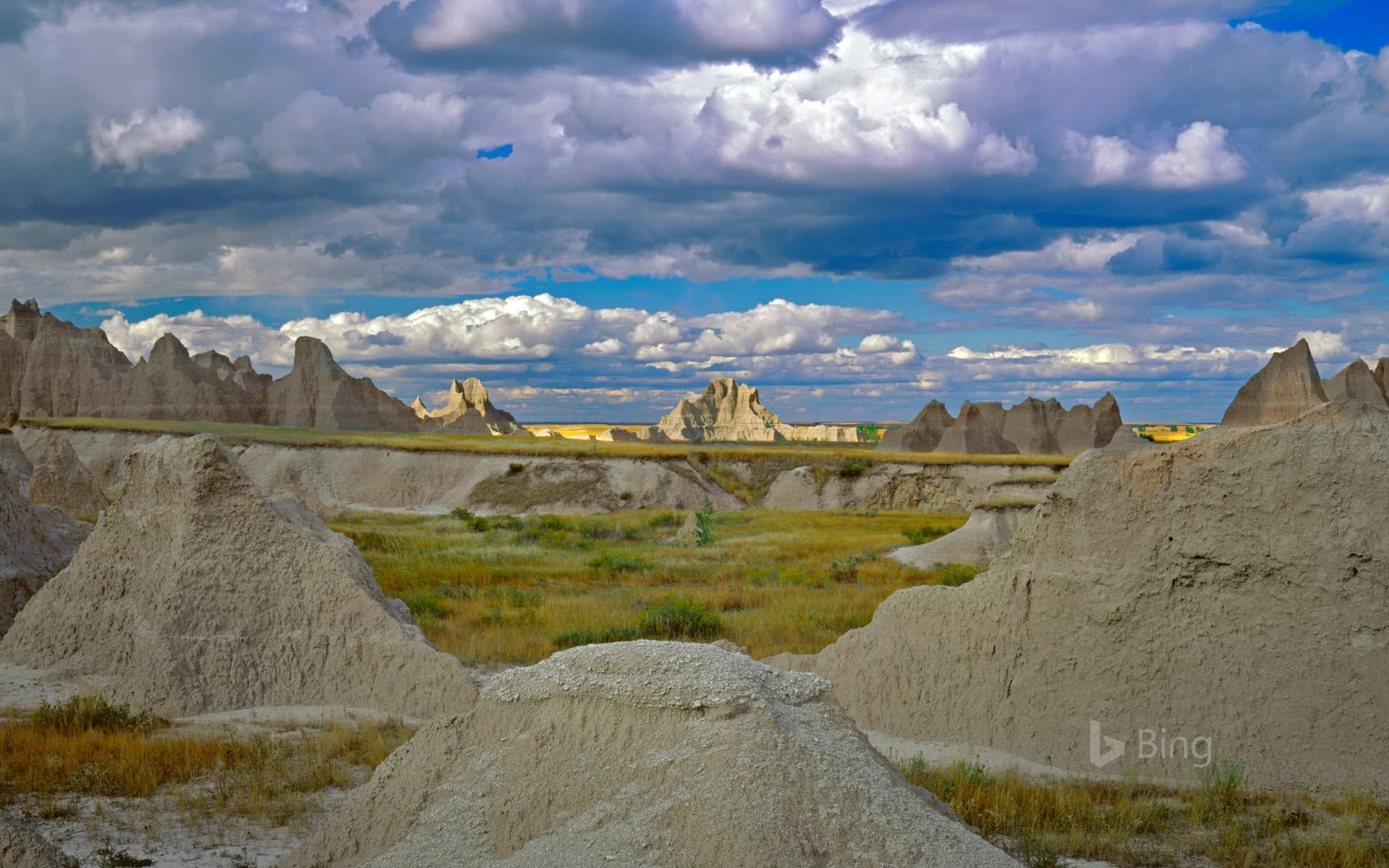 Bing Wallpaper: Castle Trail in Badlands National Park, South Dakota, USA