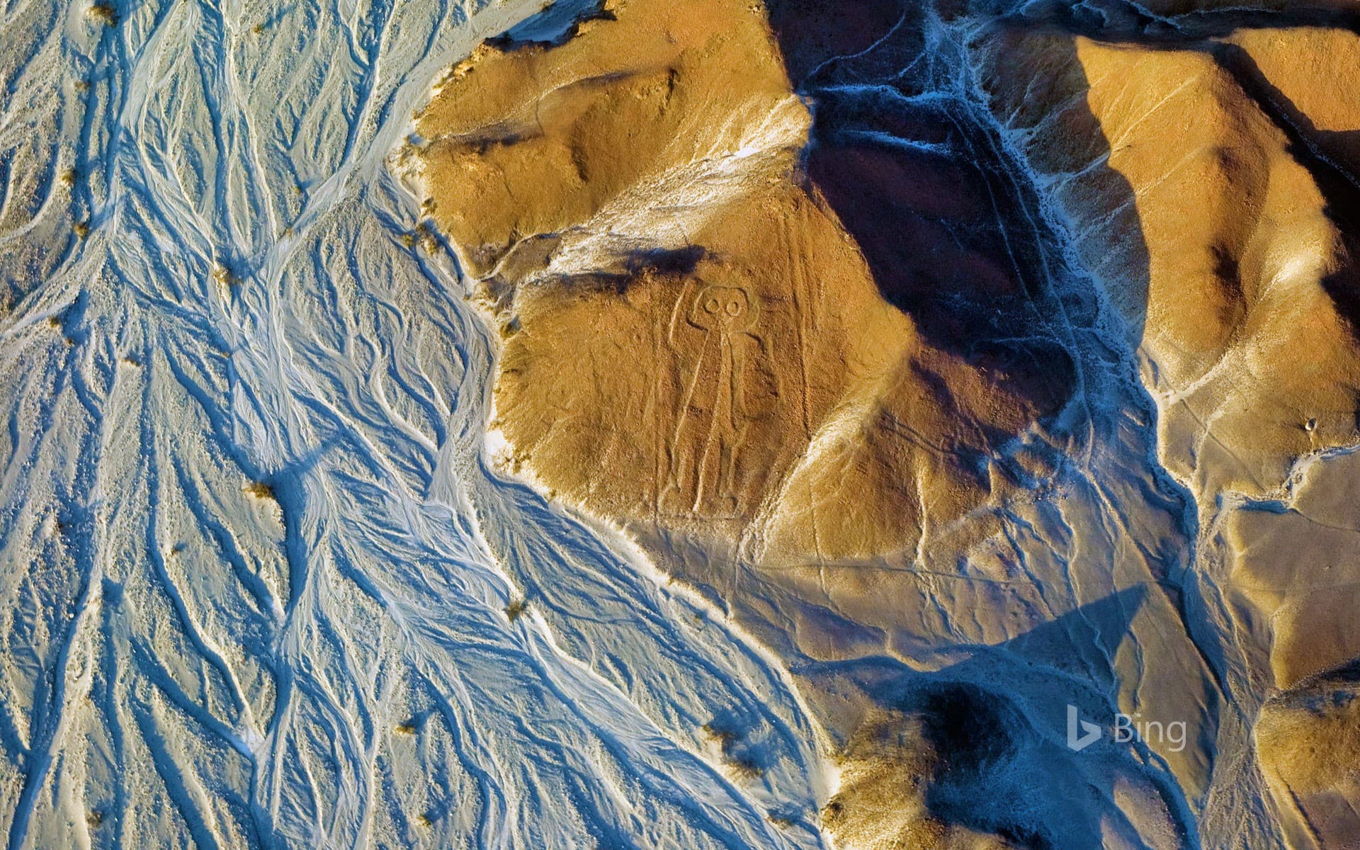 Bing Wallpaper: Owlman of the Nazca Lines in Peru