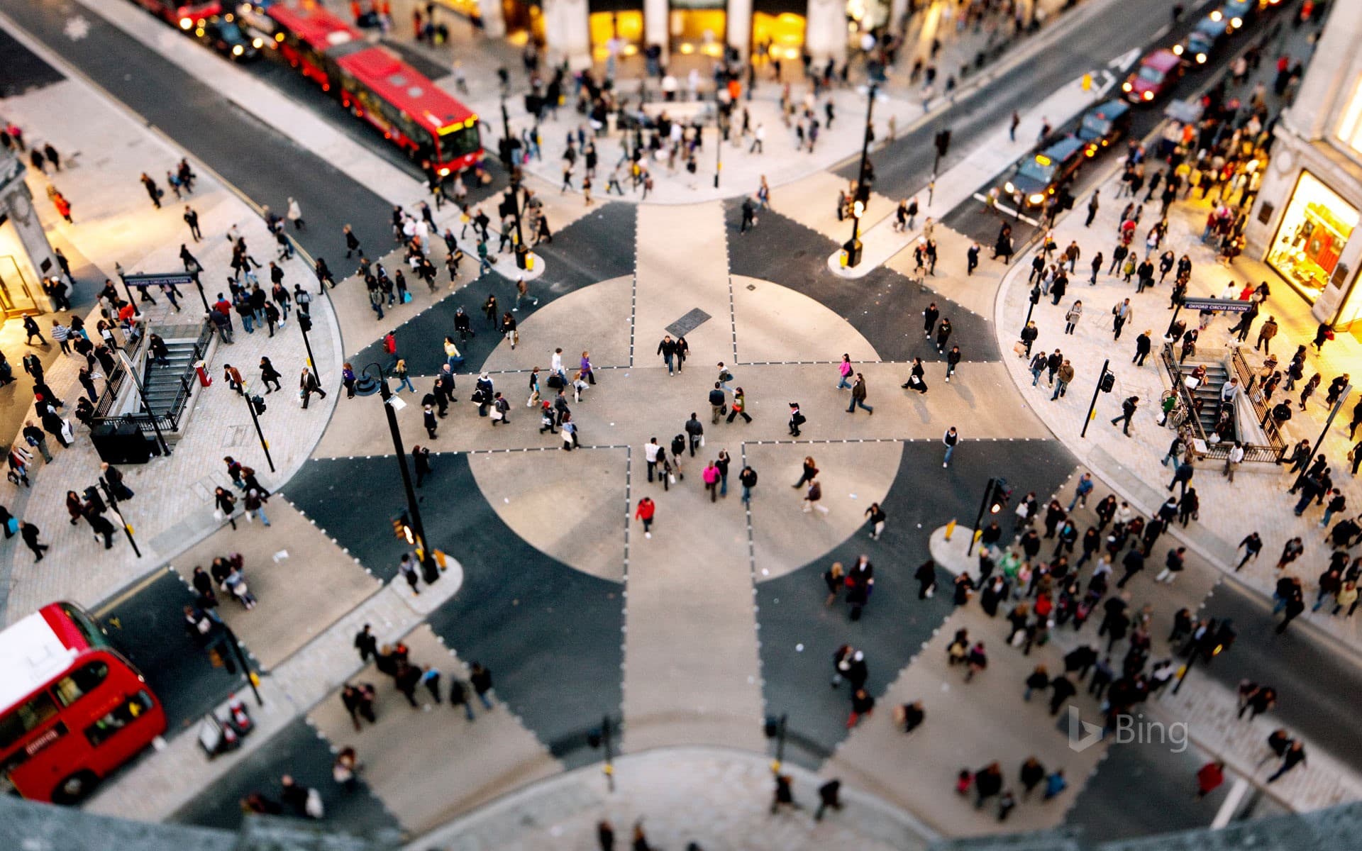 Bing Wallpaper: Oxford Circus crossing, London, England