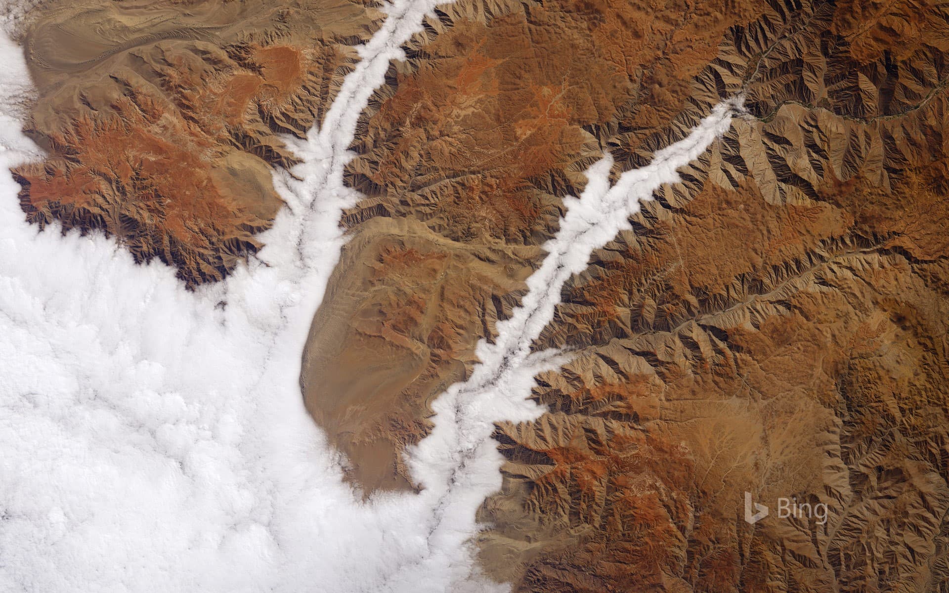 Bing Wallpaper: Clouds over the Yauca and Acarí Rivers on Peru’s Pacific coast
