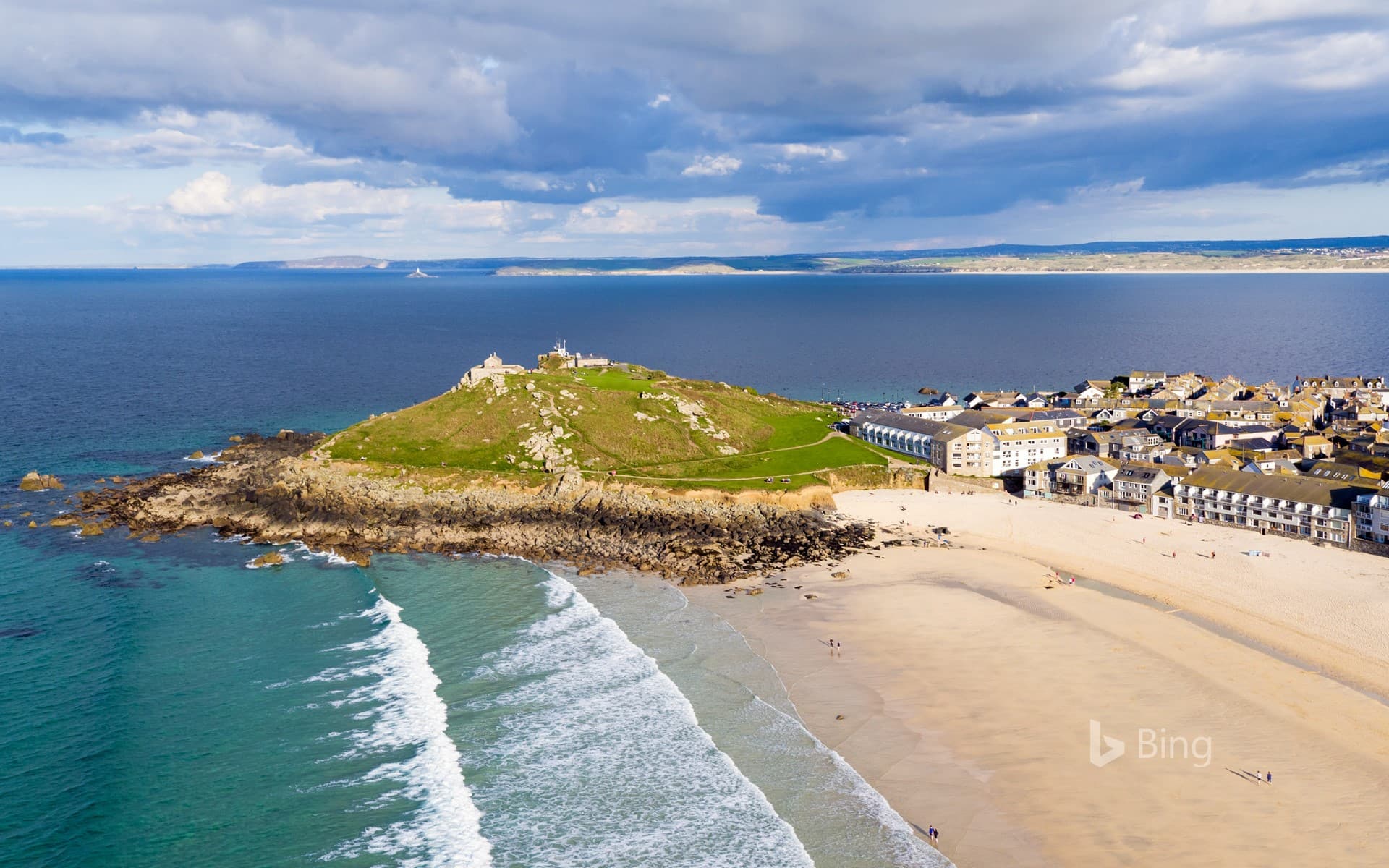 Bing Wallpaper: Porthmeor beach in St Ives, Cornwall, England