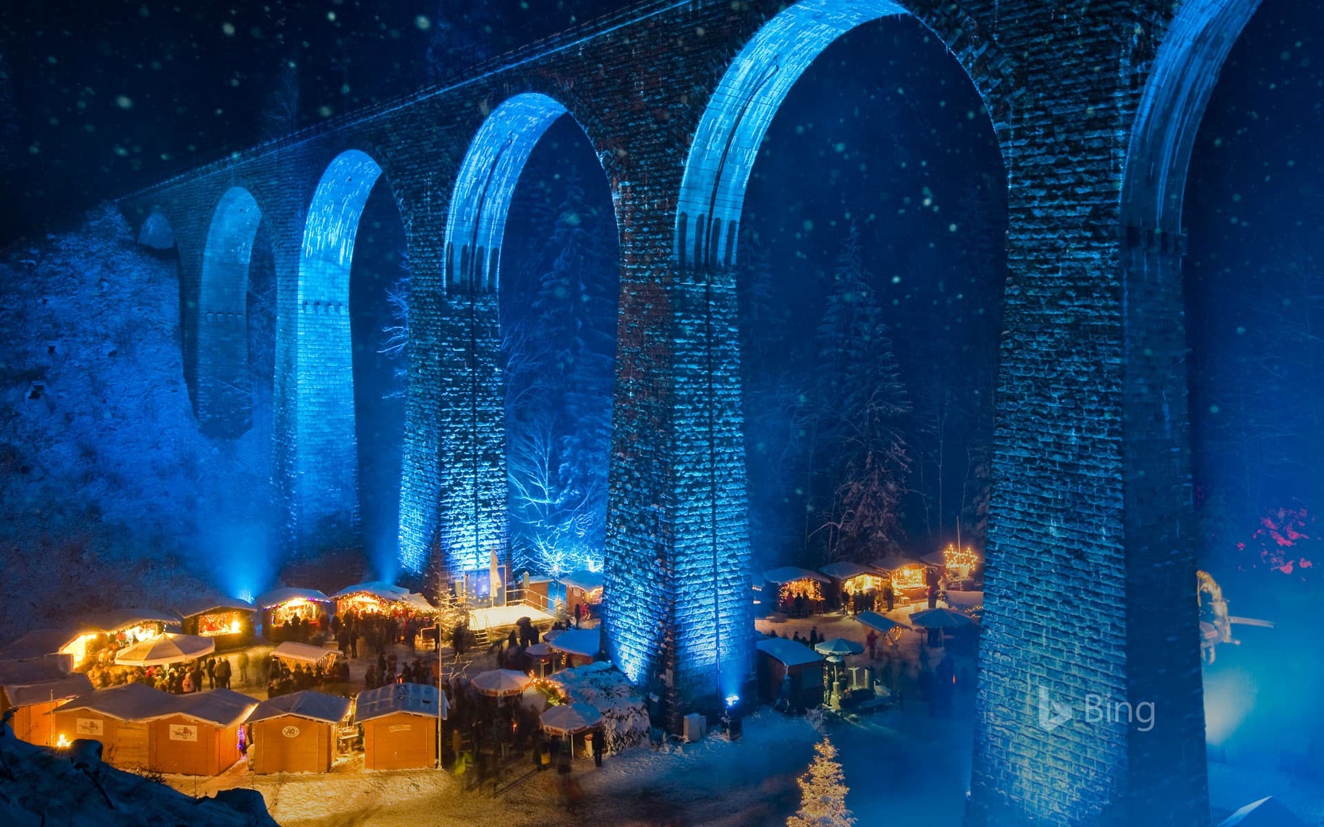 Bing Wallpaper: Ravennaschlucht Christmas market in Hollental, Germany